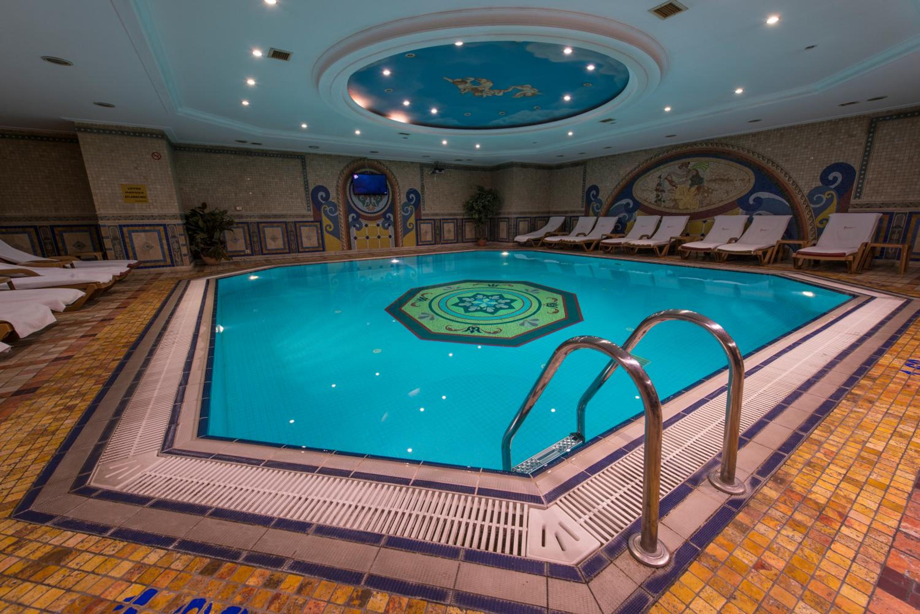 Akar International Hotel - Image 45