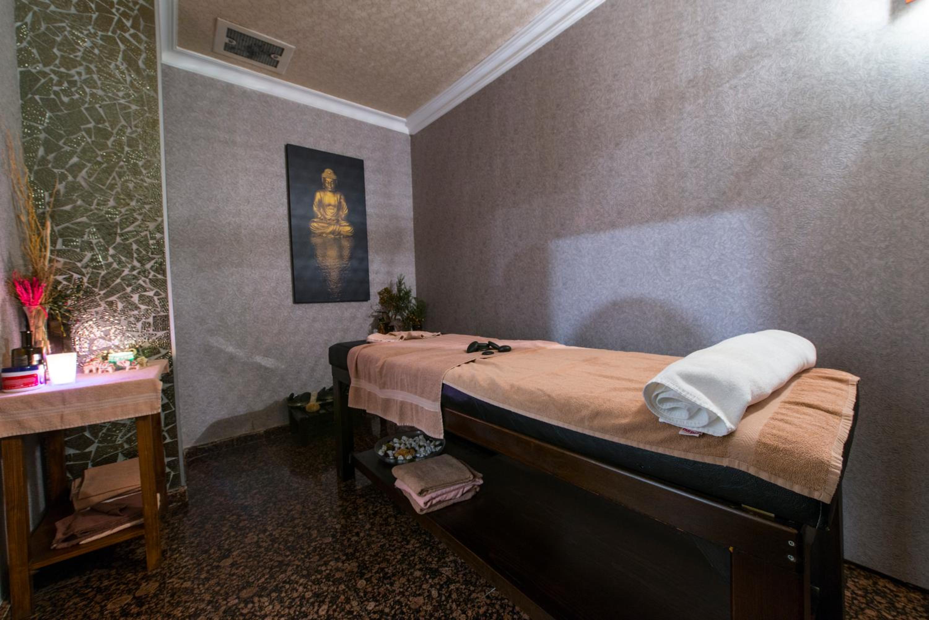 Akar International Hotel - Image 39