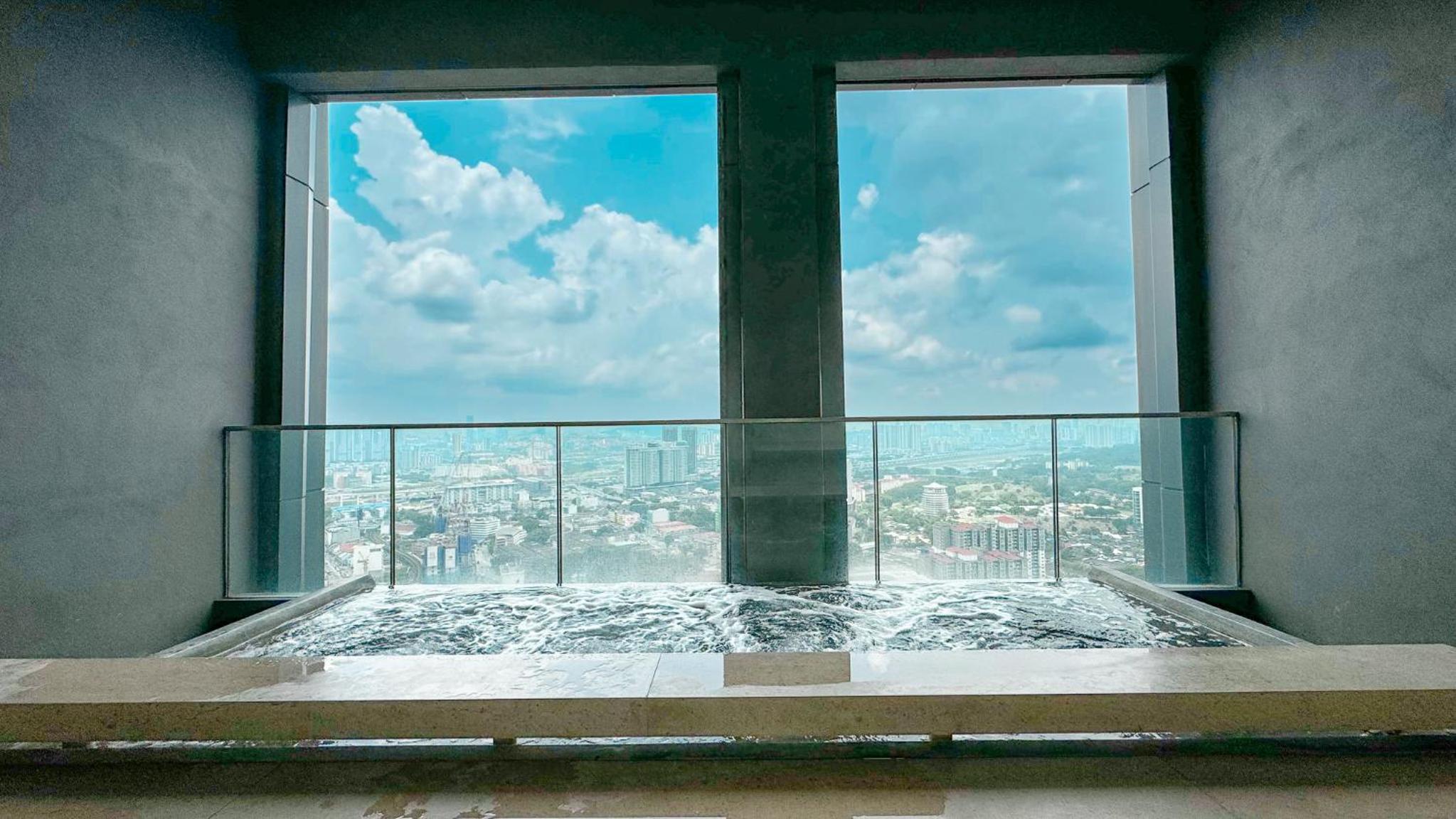 Sun Tropic KLCC View Suites