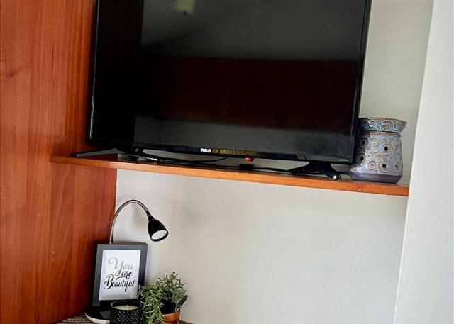 Designer-Inspired 1Bed1Bath Condo Close to Beach