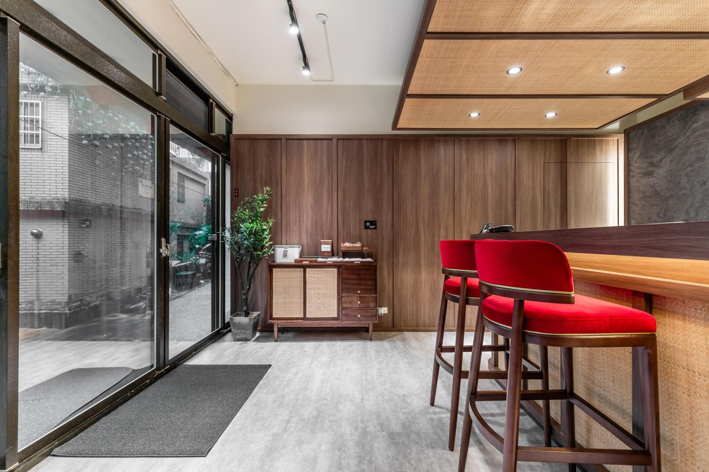 Harmony Easy Stay