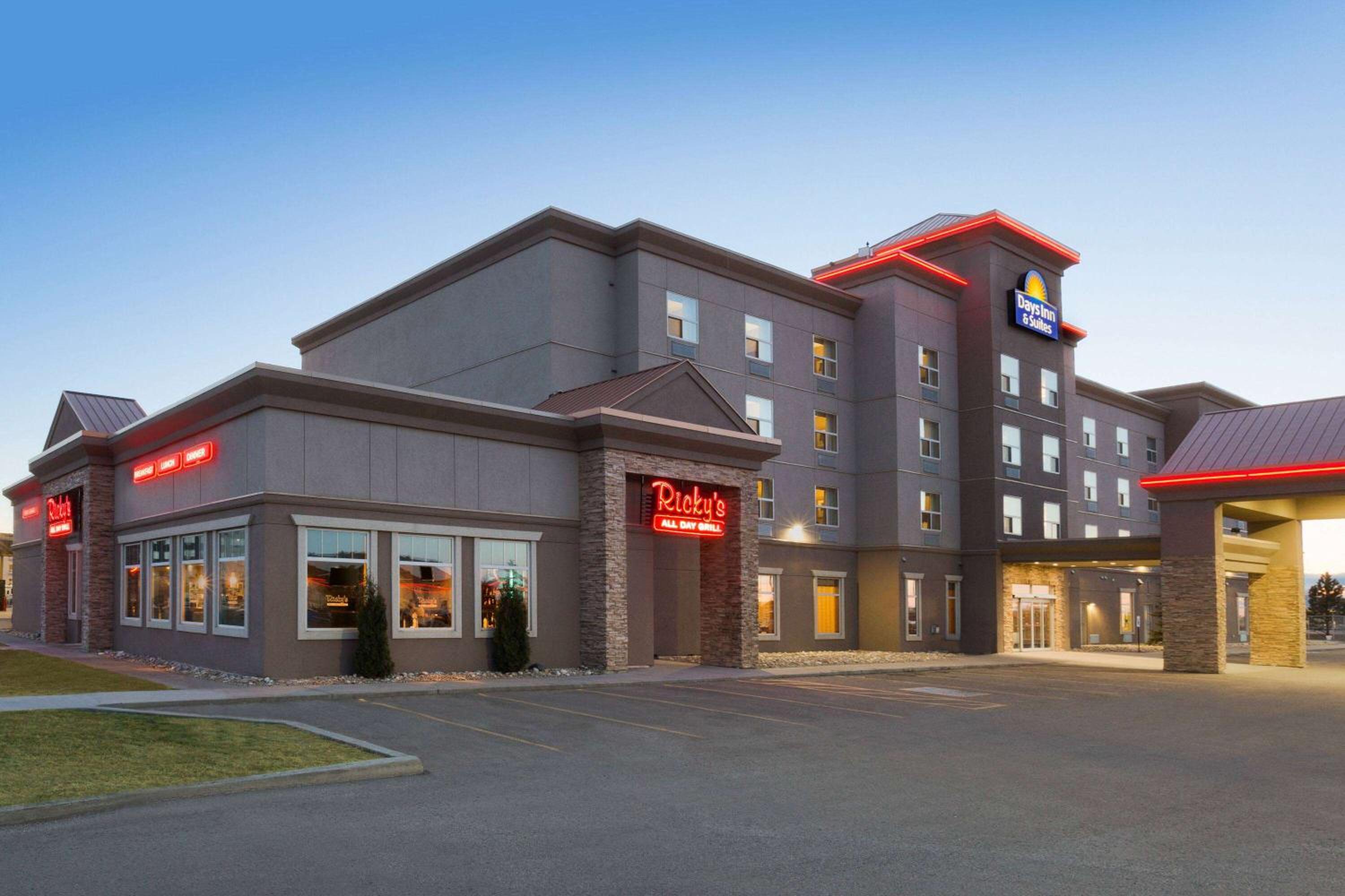 Leduc Vacations - Days Inn  Suites by Wyndham Edmonton Airport - Property Image 2
