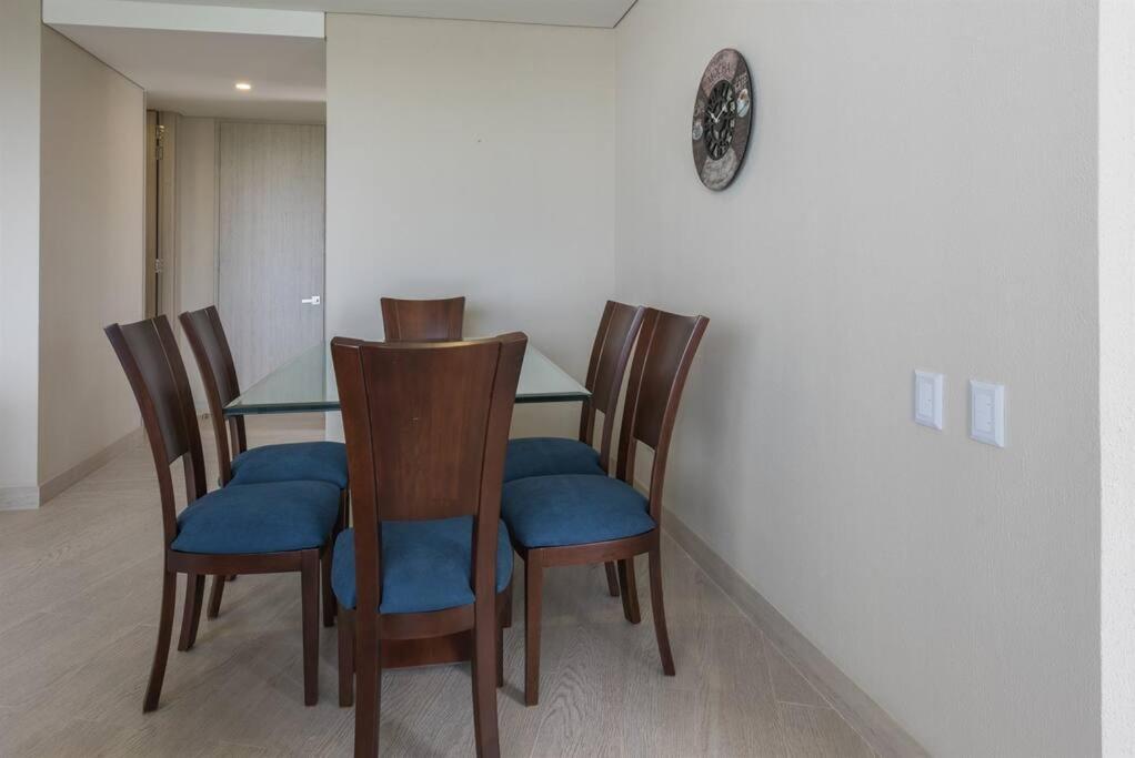 2BD Next to Beach W Pvt Jacuzzi Martinique 74