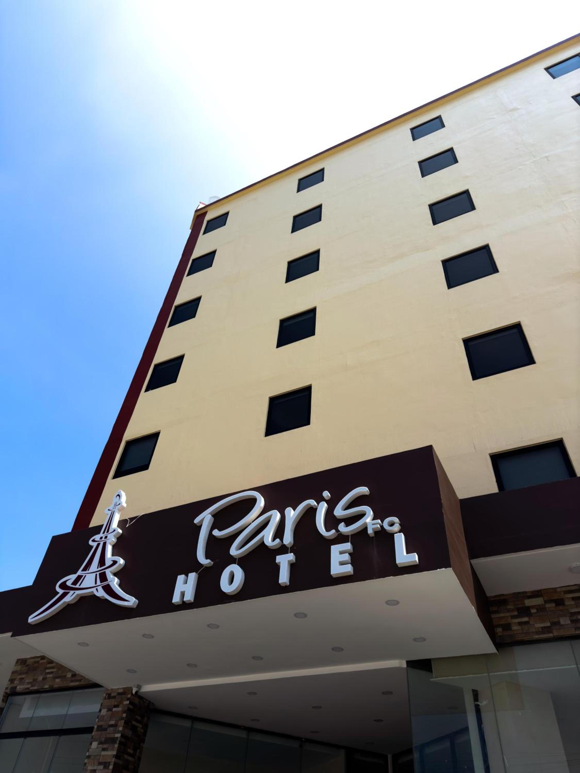 Boca del Rio Vacations - Paris FC Boca - Property Image 1