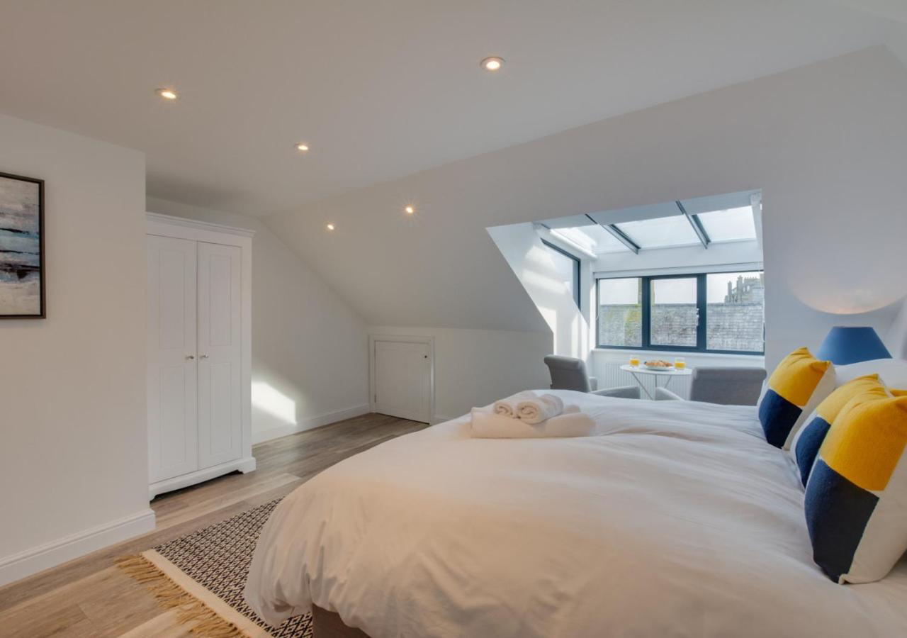 4 Bed in Padstow oc-p00718