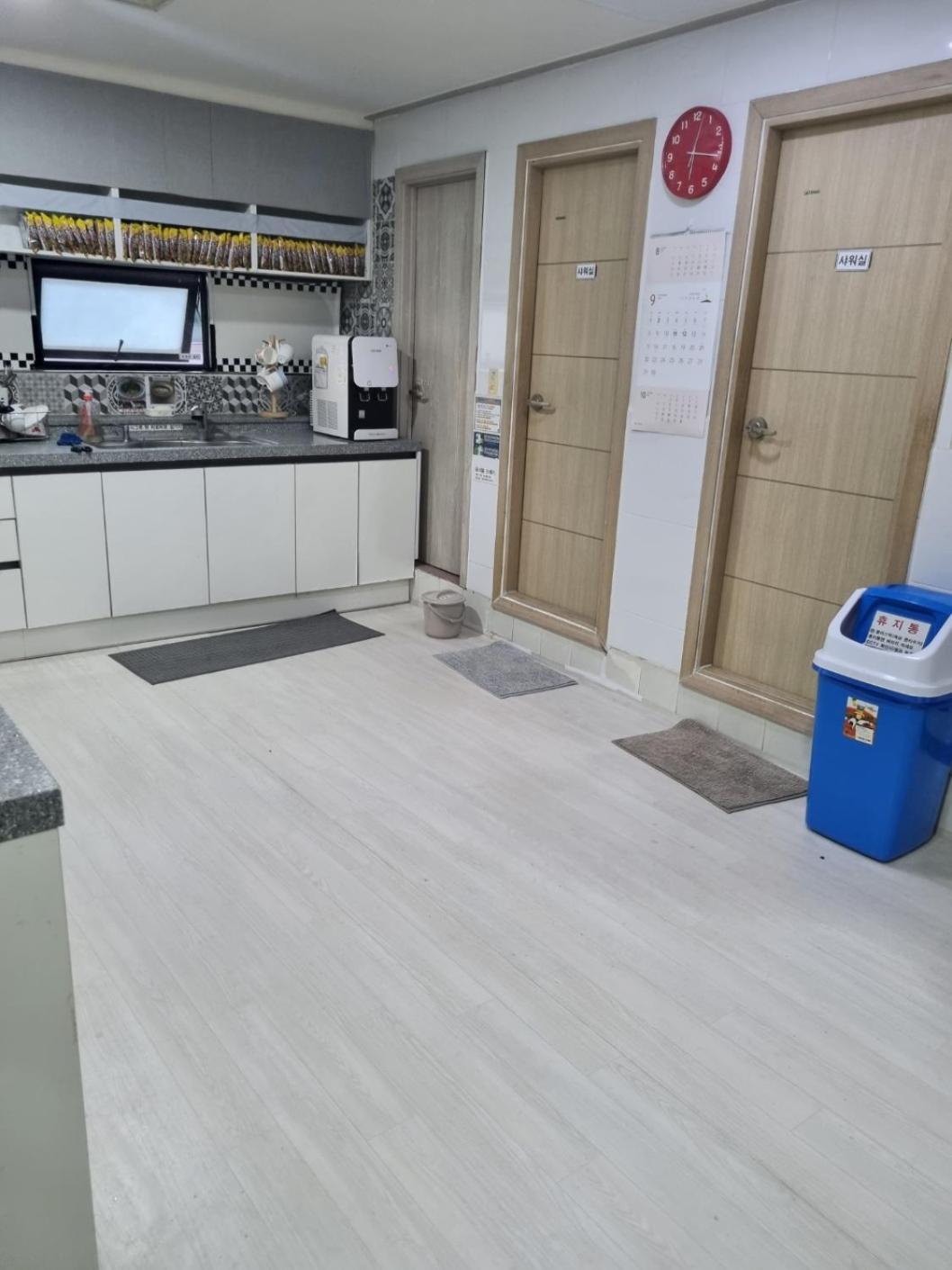 Tanhyun Rodeo Suite Livingtel