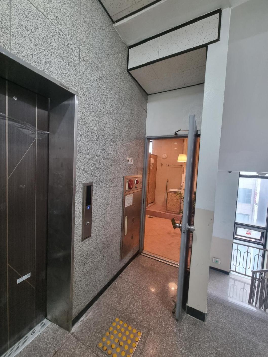 Tanhyun Rodeo Suite Livingtel