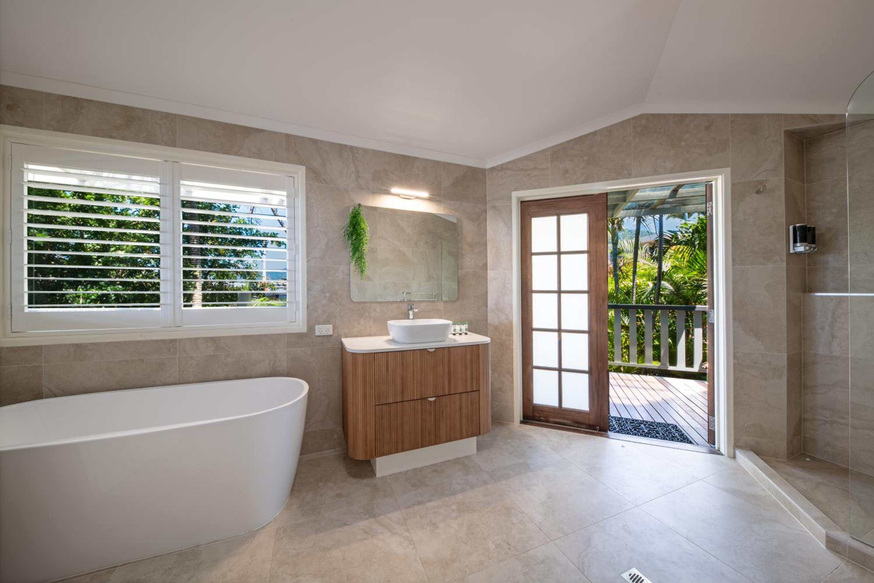 49 On Airlie - Airlie Beach
