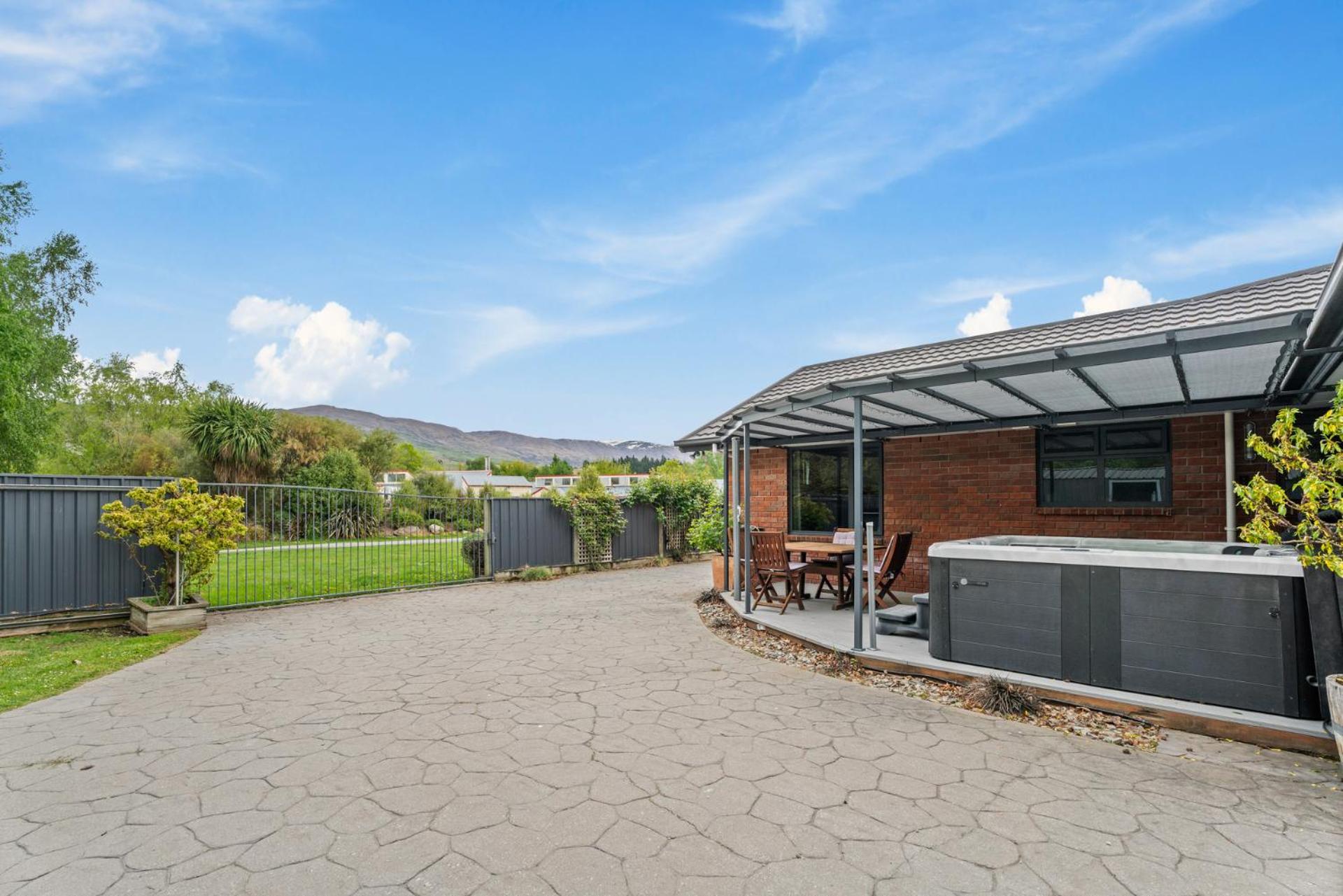 Greenways Escape - Cromwell Holiday Home view 3