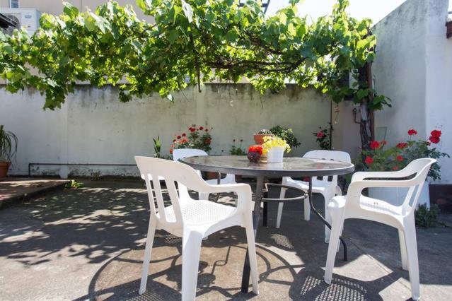 Carlton- loft studios to 2bedroom lofts-2-4pax 12mins City