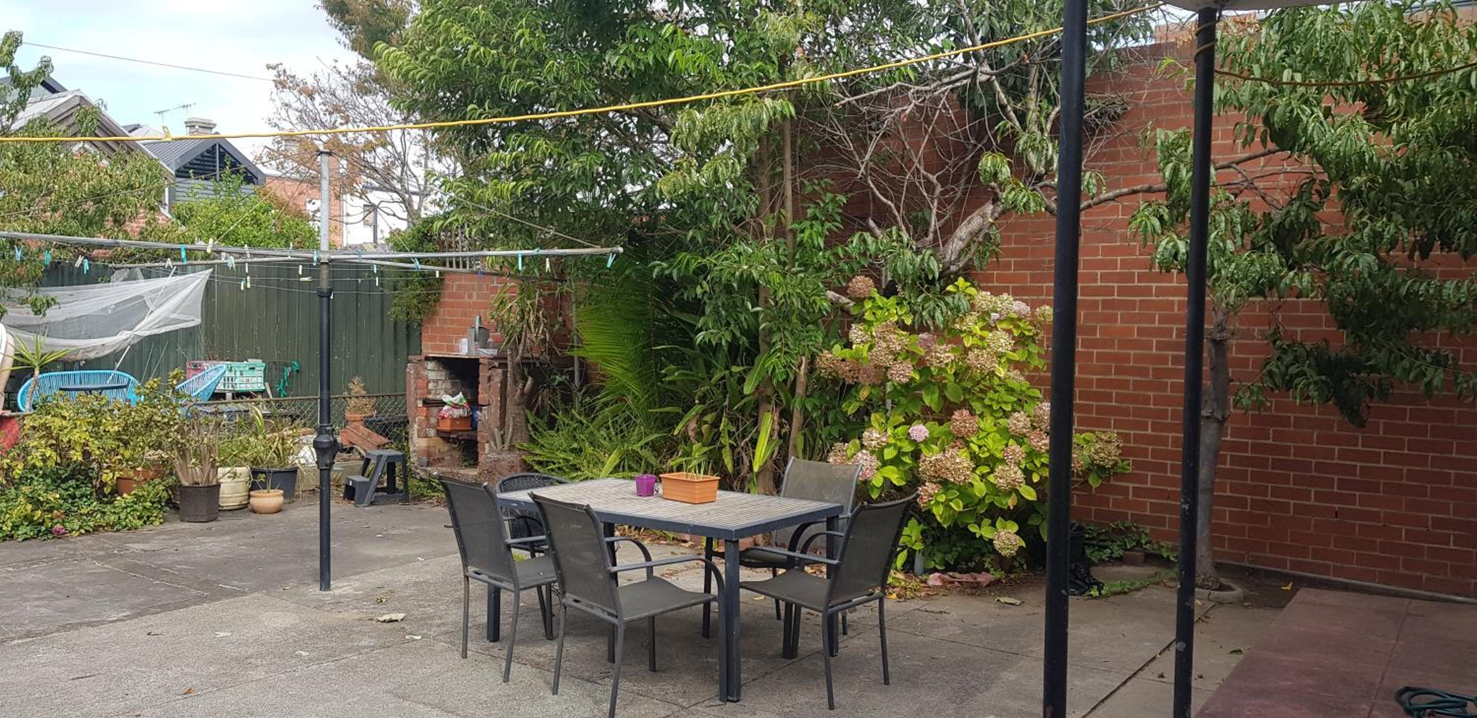 Carlton- loft studios to 2bedroom lofts-2-4pax 12mins City