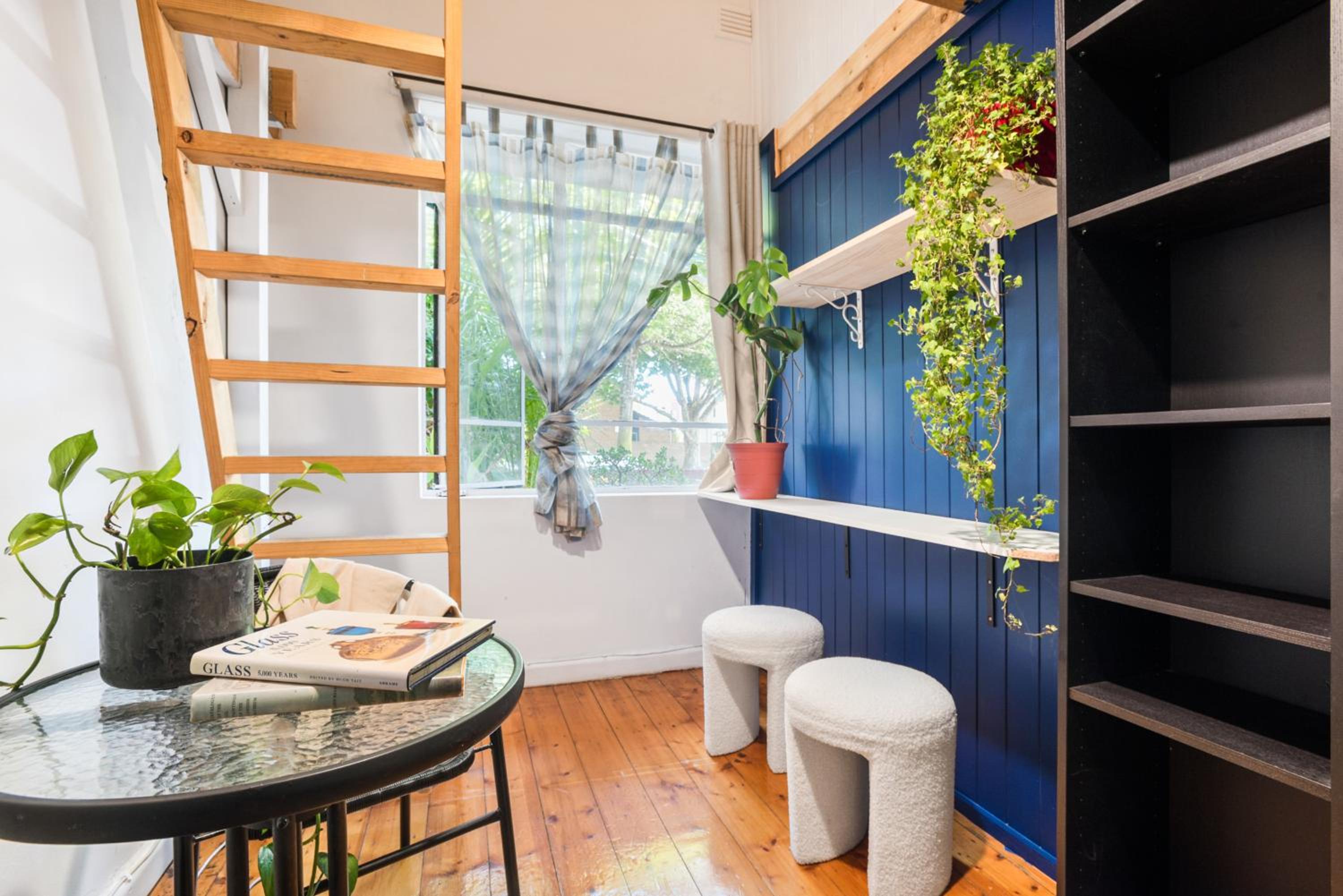 Carlton- loft studios to 2bedroom lofts-2-4pax 12mins City