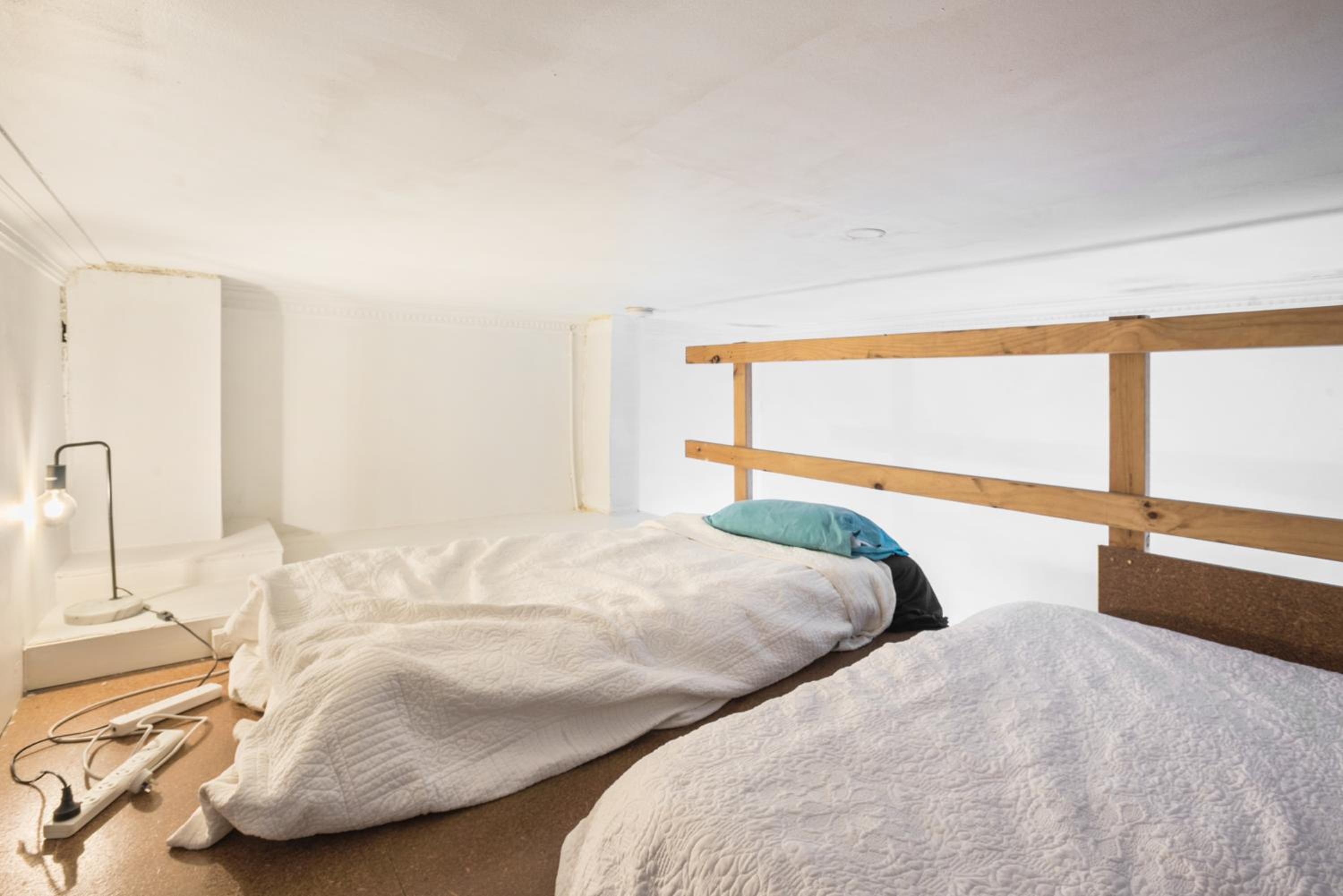 Carlton- loft studios to 2bedroom lofts-2-4pax 12mins City