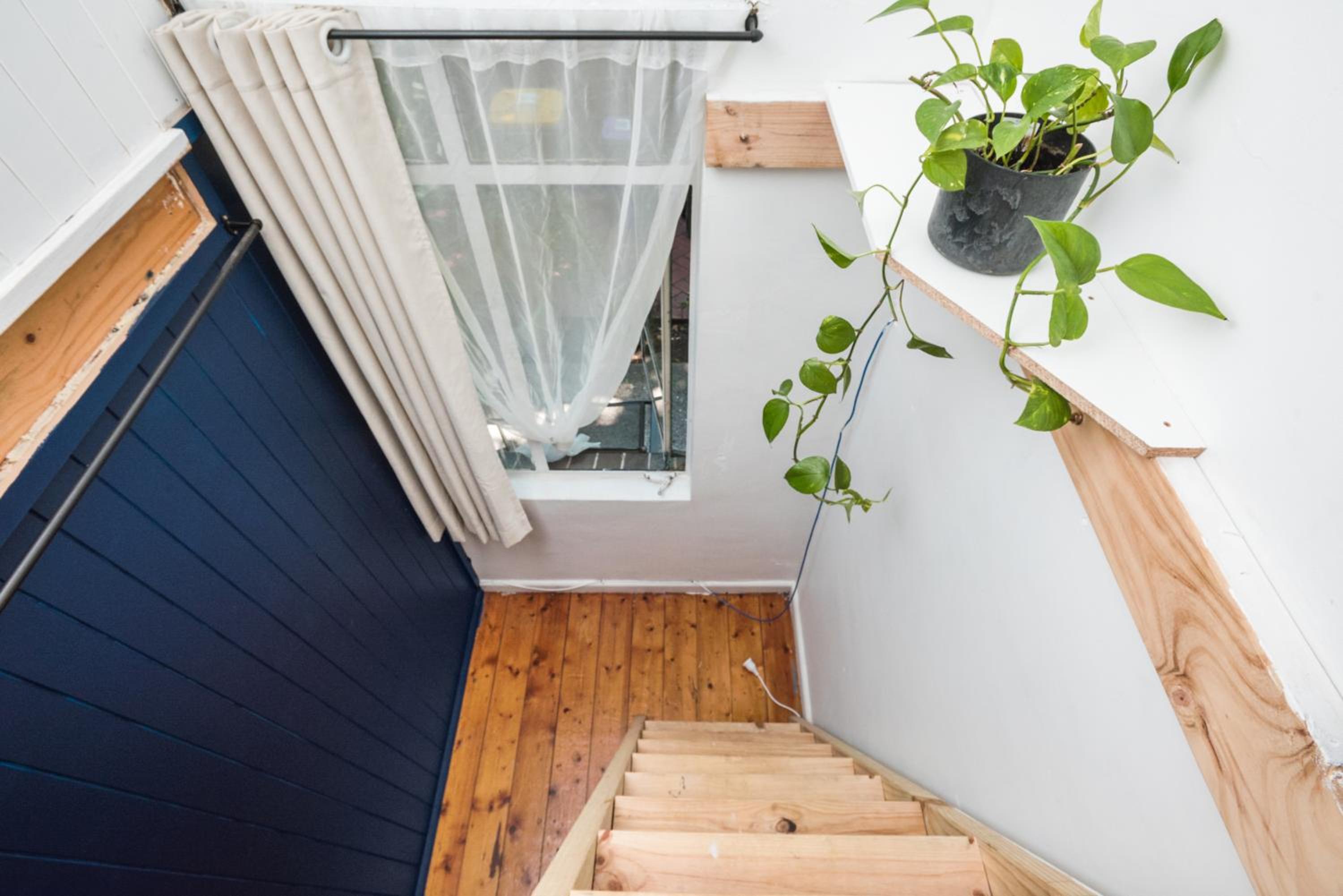 Carlton- loft studios to 2bedroom lofts-2-4pax 12mins City