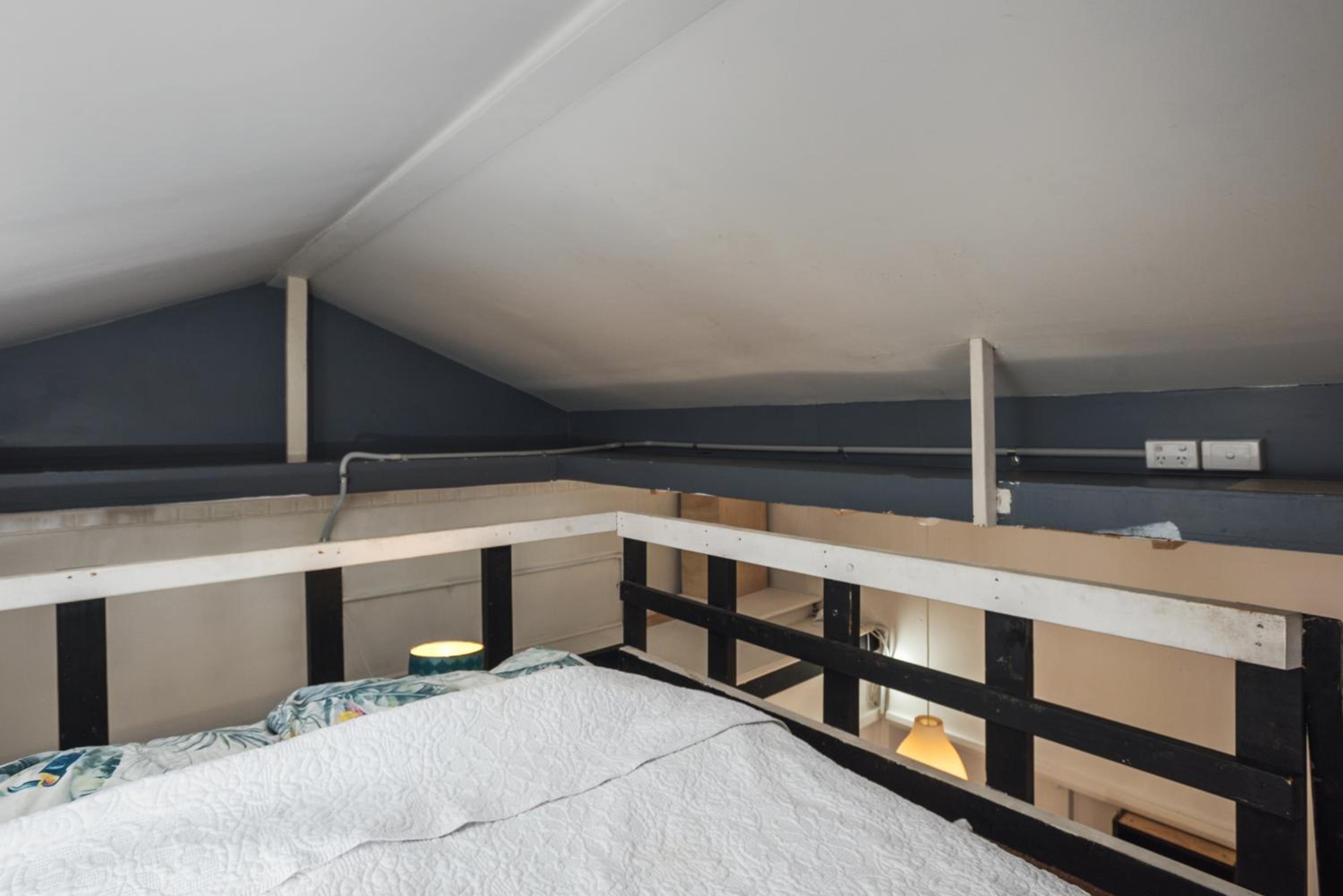 Carlton- loft studios to 2bedroom lofts-2-4pax 12mins City