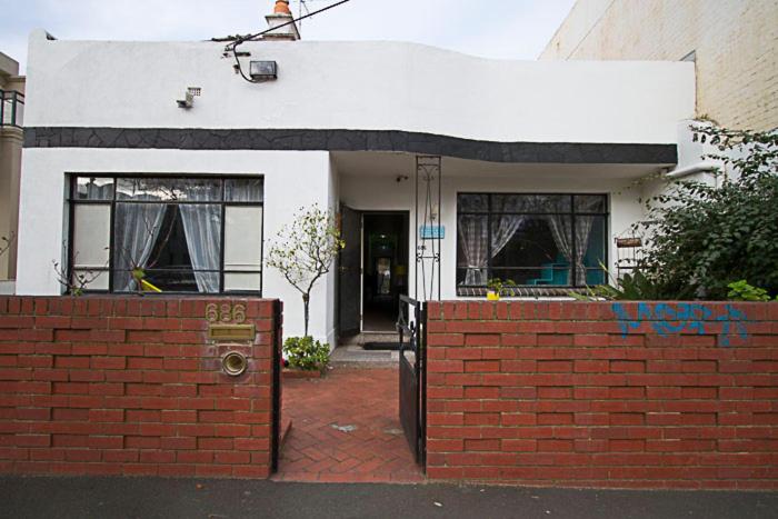 Carlton- loft studios to 2bedroom lofts-2-4pax 12mins City