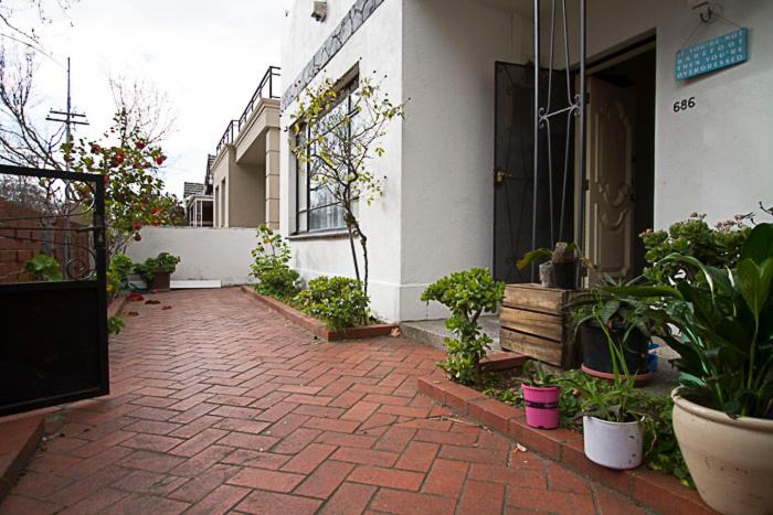 Carlton- loft studios to 2bedroom lofts-2-4pax 12mins City