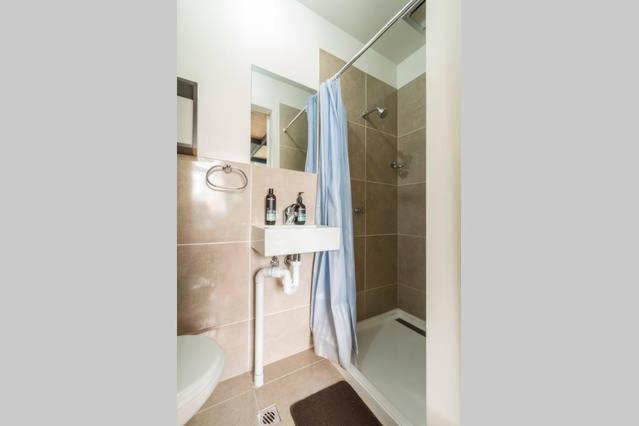 Carlton- loft studios to 2bedroom lofts-2-4pax 12mins City