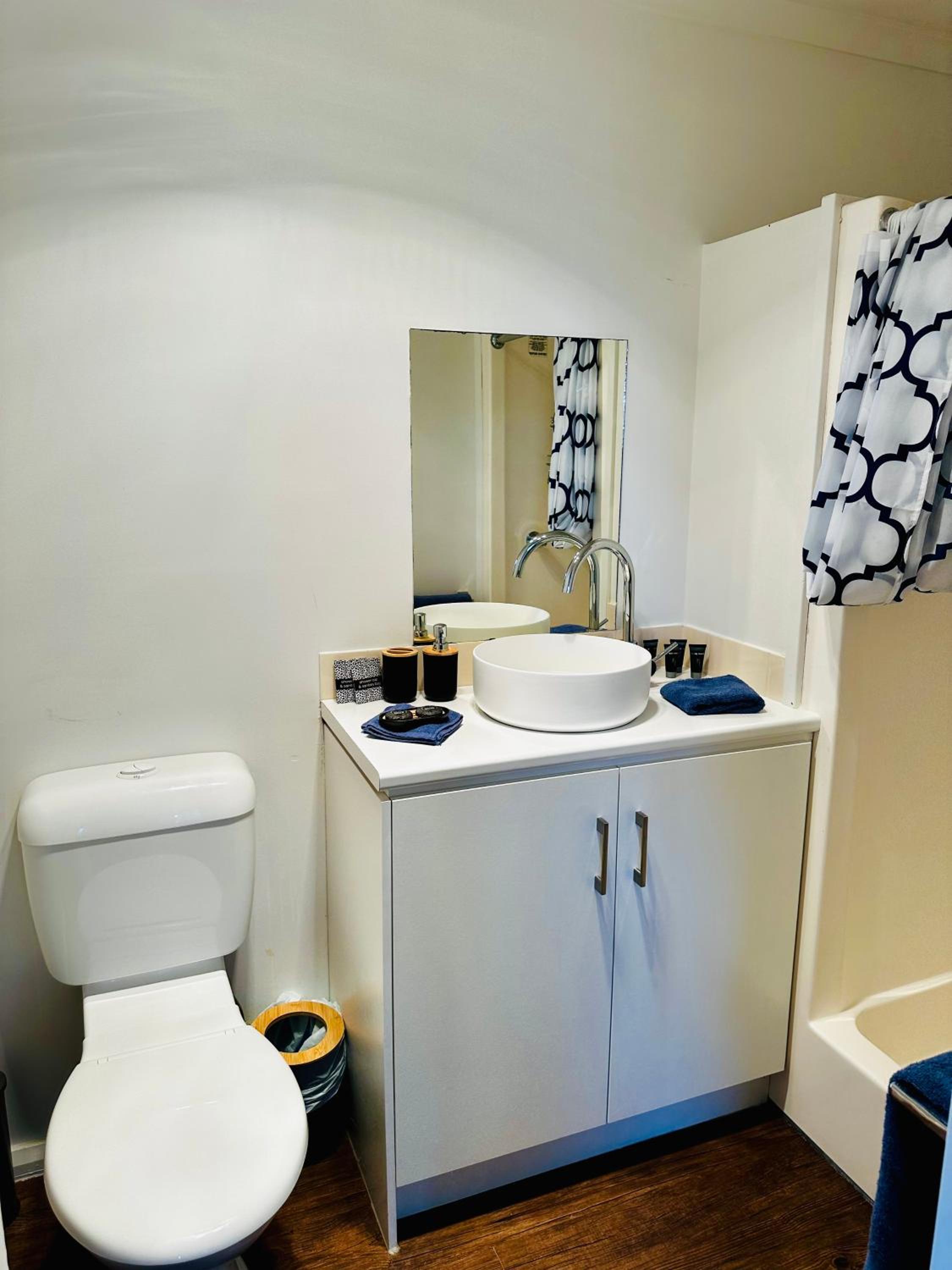Strahan Accomodation Units