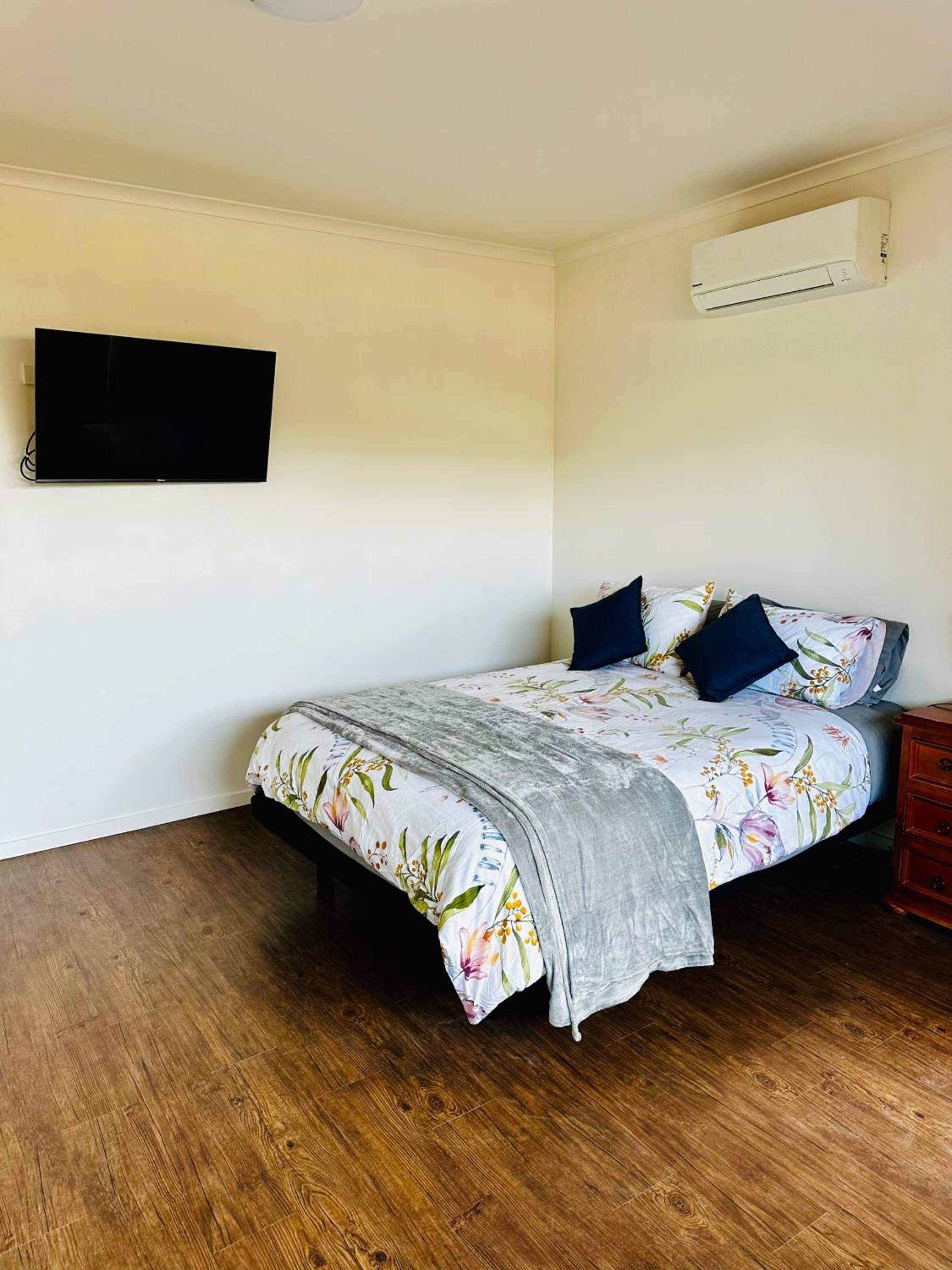 Strahan Accomodation Units