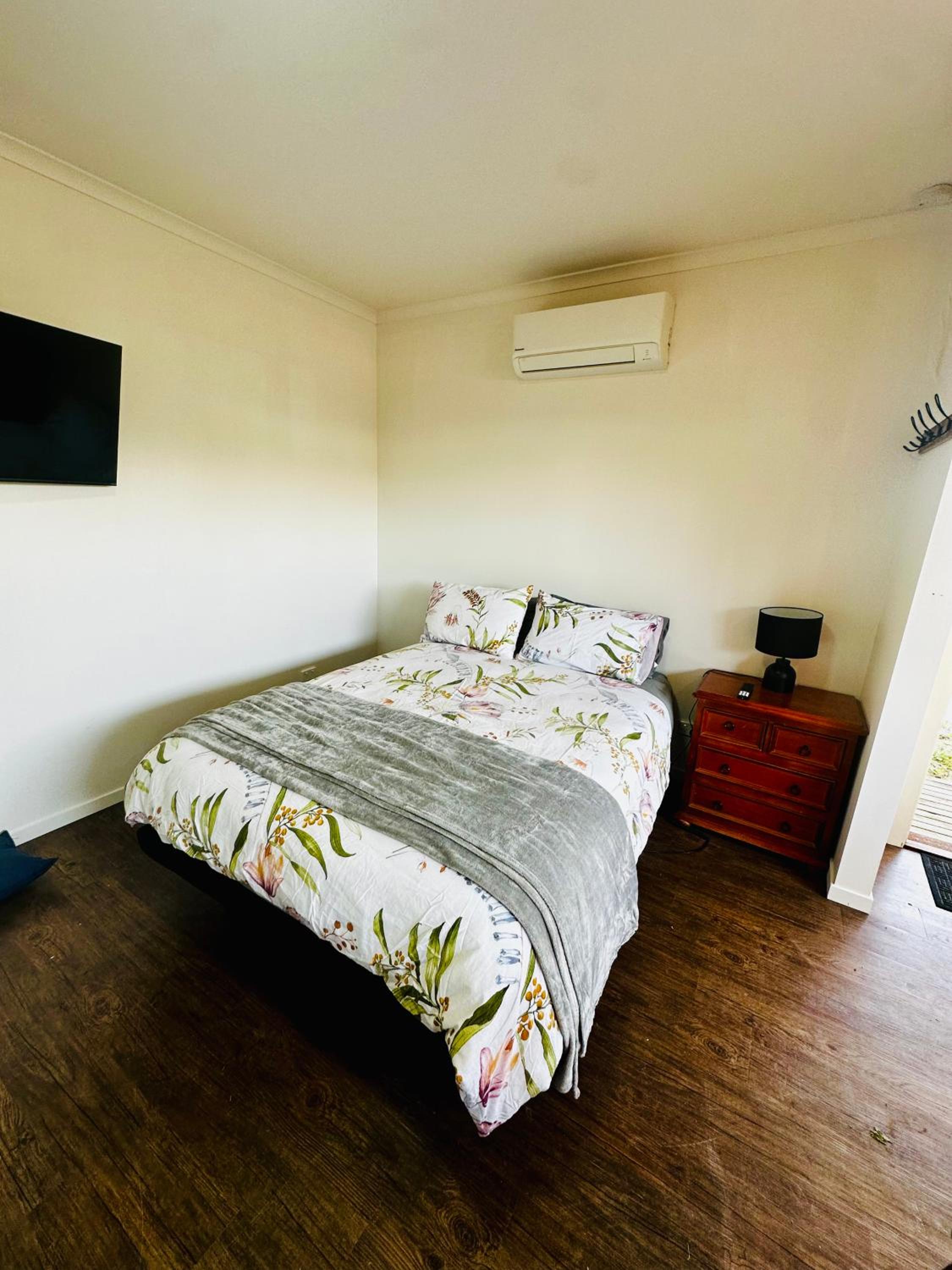 Strahan Accomodation Units
