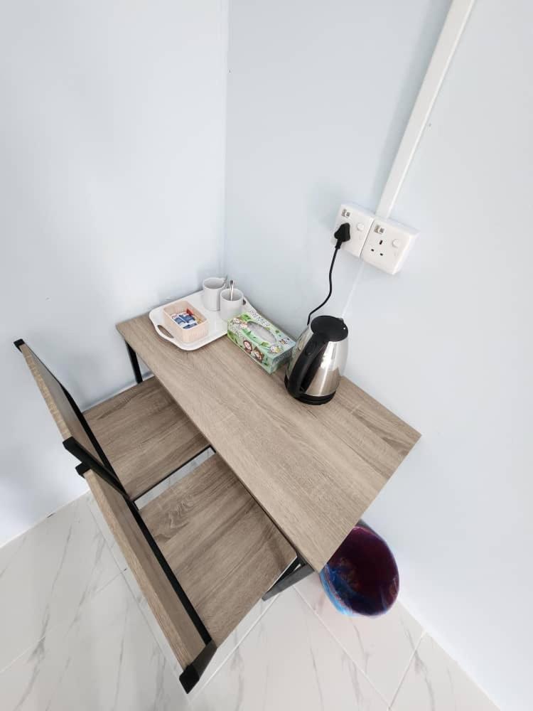 Roomstay McAyoh Self Check In Concept
