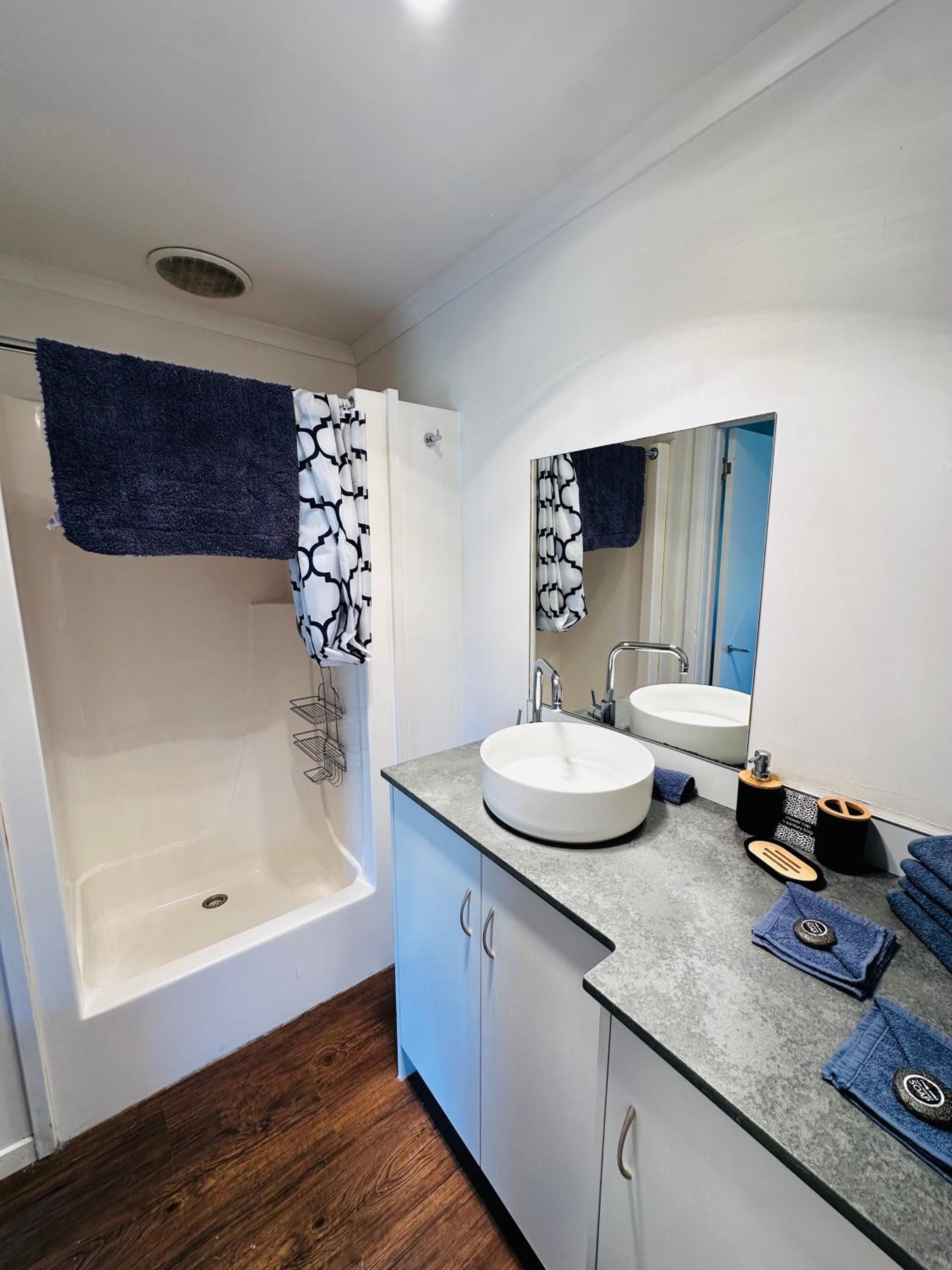 Strahan Accomodation Units