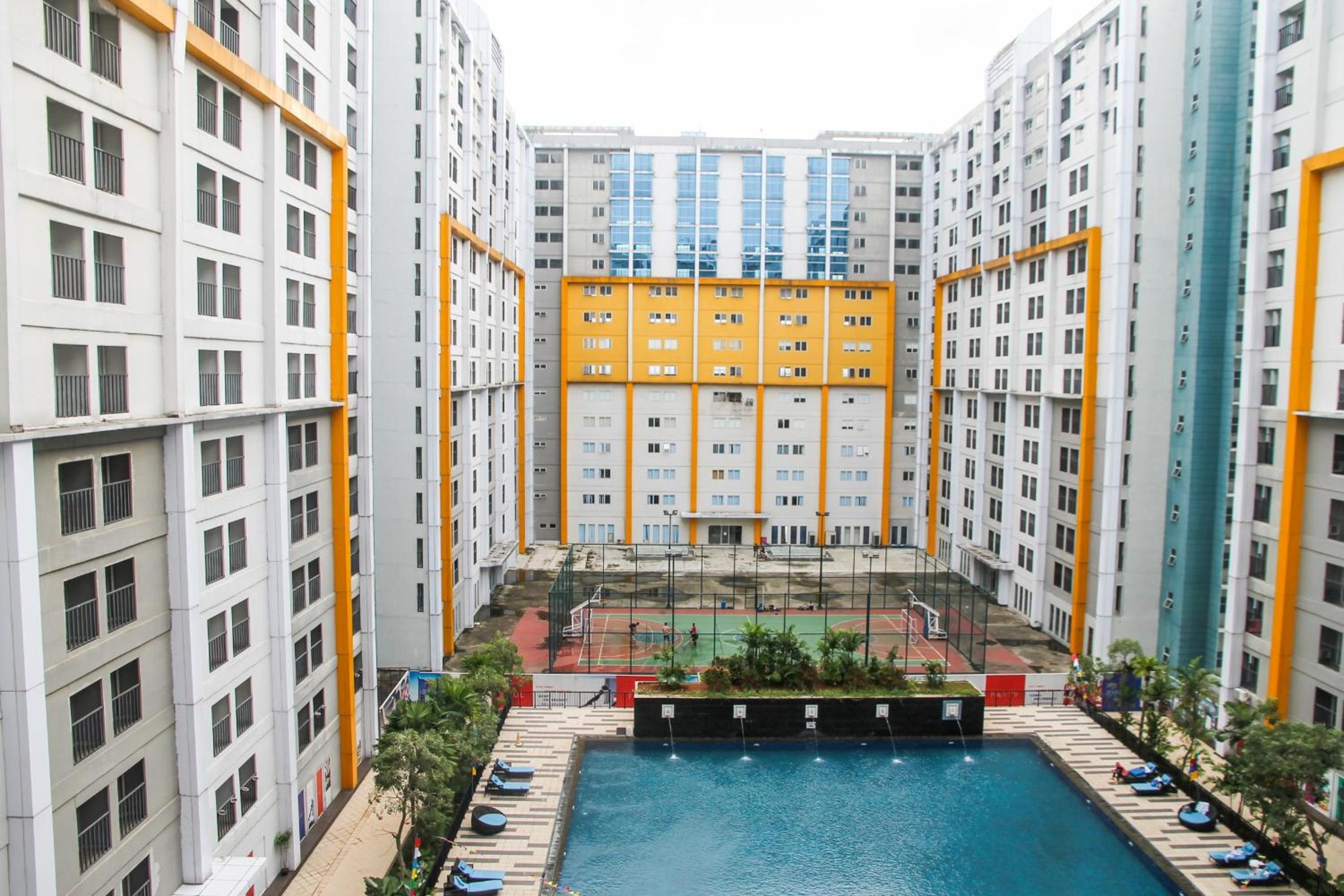 Pool View Studio Apartment Paramount Skyline near Gading Serpong By Travelio