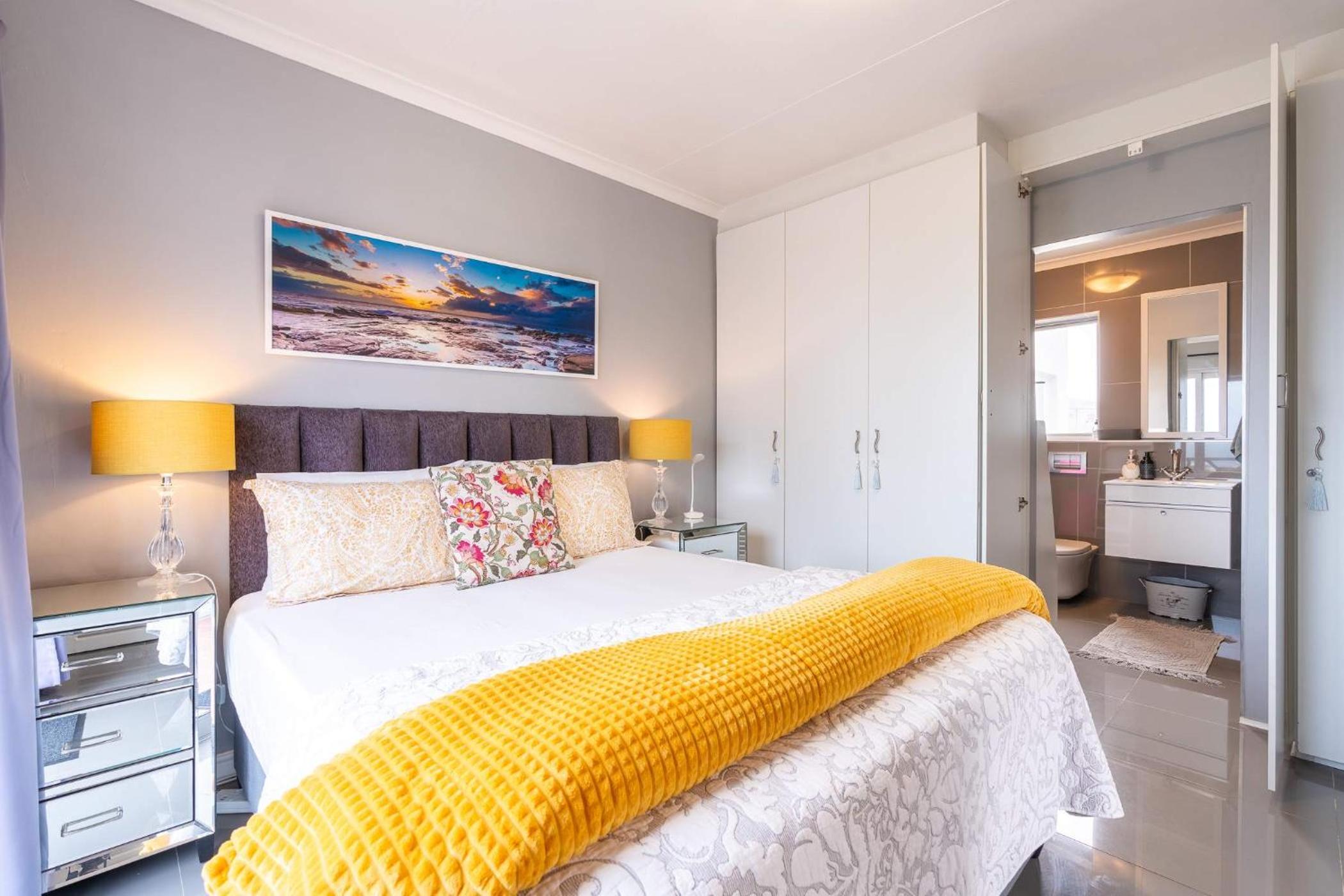 Modern 1 Bed with Scenic Views view 3