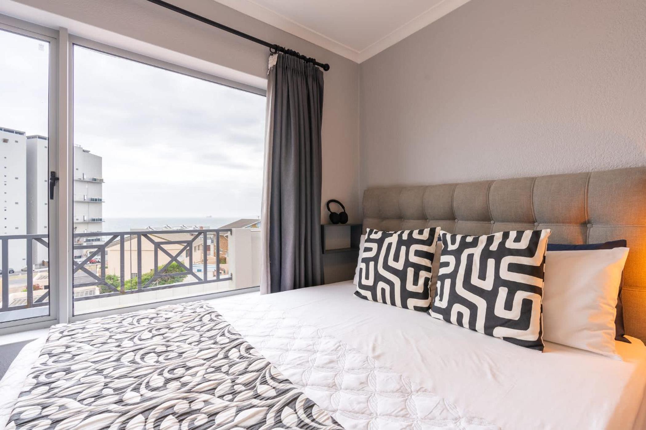 Charming 1 Bed with Mountain Views view 5