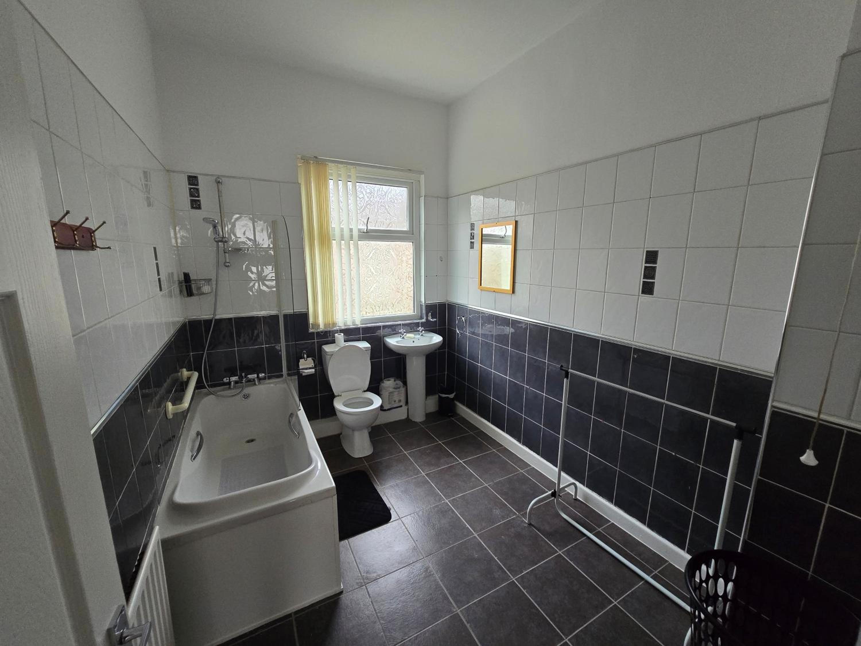Anfield Guest House Sleeps 5 photo 4