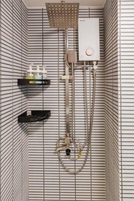 Newly Renovated Pasig Studio with Pool and Fiber Wi-Fi