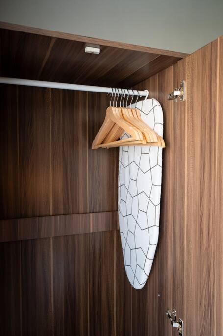 Newly Renovated Pasig Studio with Pool and Fiber Wi-Fi