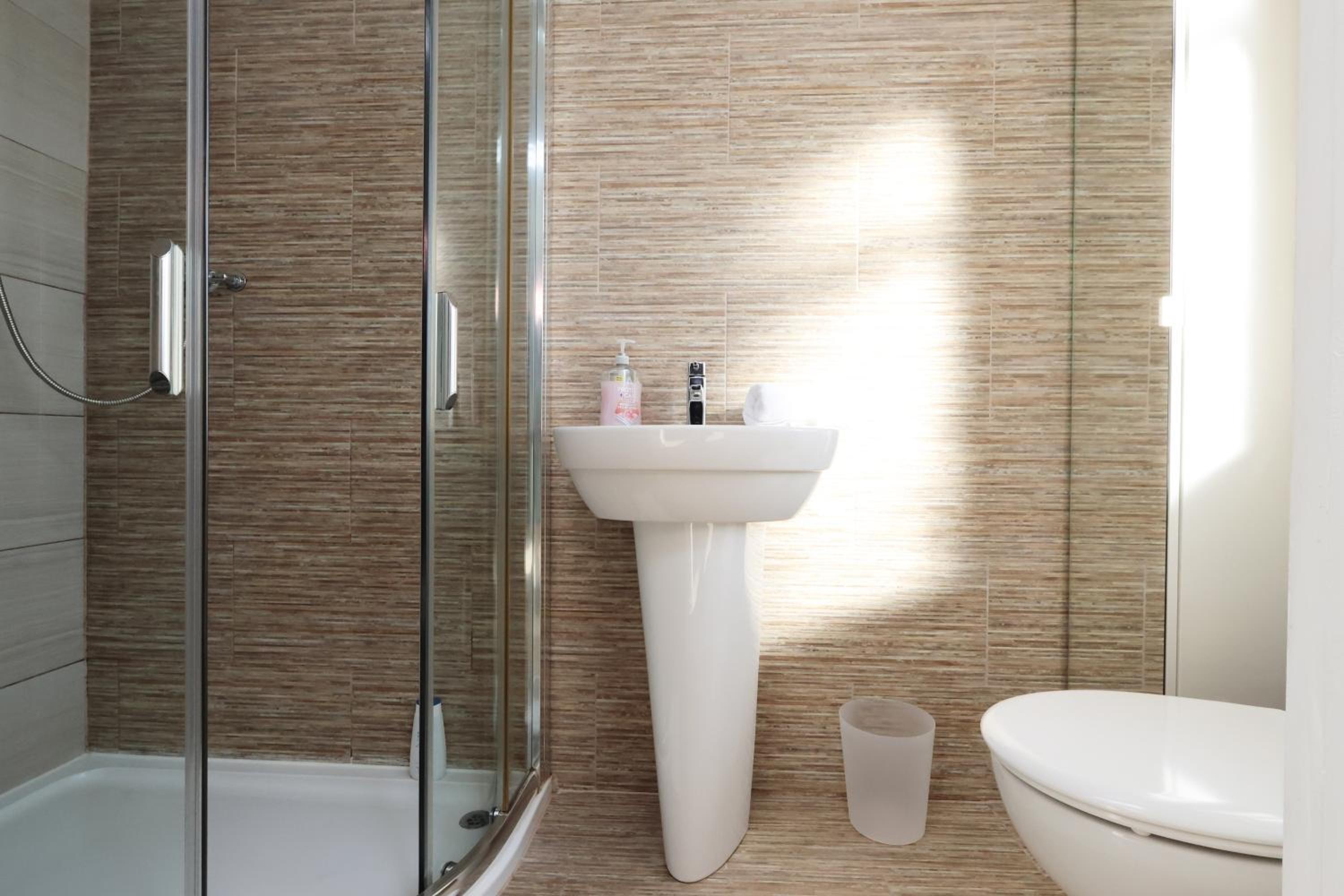 "Rosecroft" - Perfect Retreat for Business & Leisure - Close to Celtic Manor and ICC view 2
