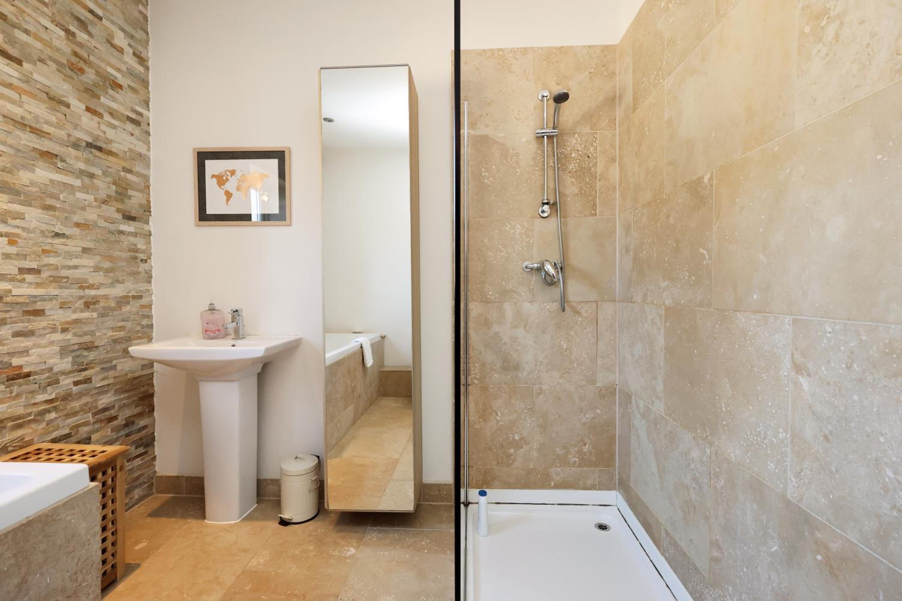 "Rosecroft" - Perfect Retreat for Business & Leisure - Close to Celtic Manor and ICC view 4