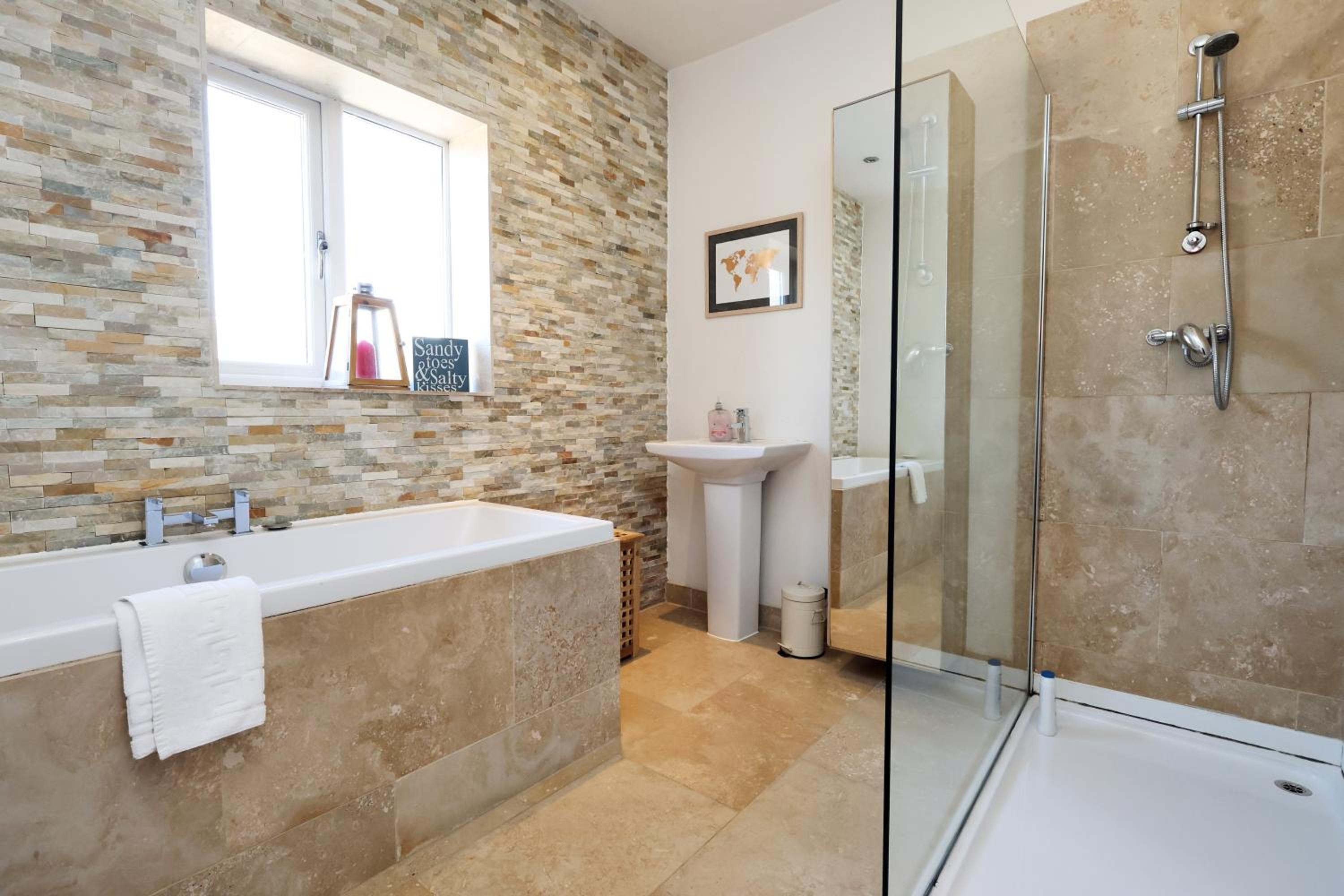 "Rosecroft" - Perfect Retreat for Business & Leisure - Close to Celtic Manor and ICC view 5