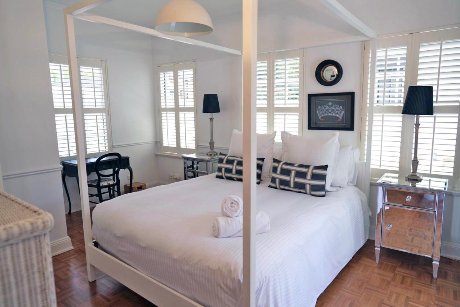 Walk to Adelaide Oval, 4-Bedroom Home with Parking