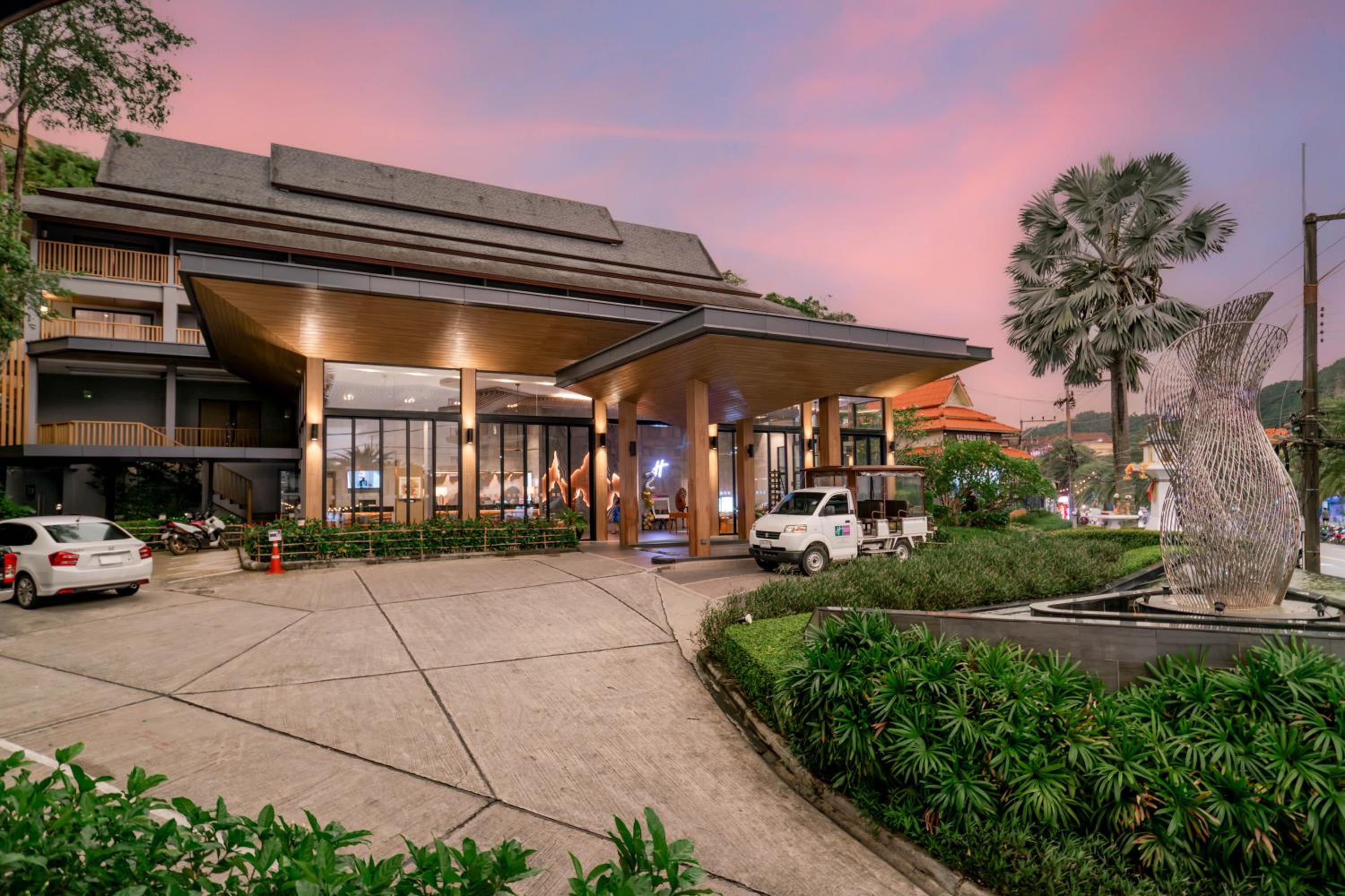 Hotel Holiday Inn Resort Krabi Ao Nang Beach, an IHG Hotel - Image 1