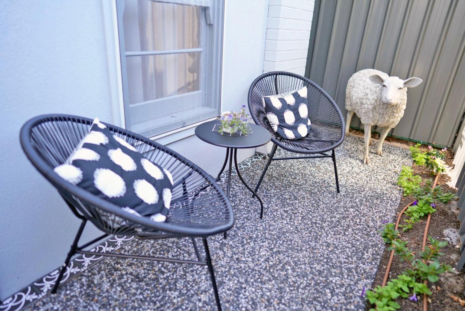 Walk to Adelaide Oval, 4-Bedroom Home with Parking
