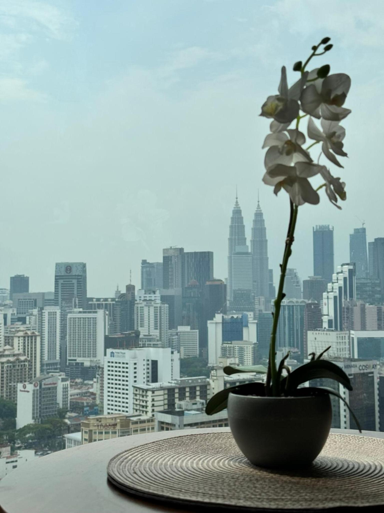 Lotus Palm Residences KLCC View with Infinity Pool
