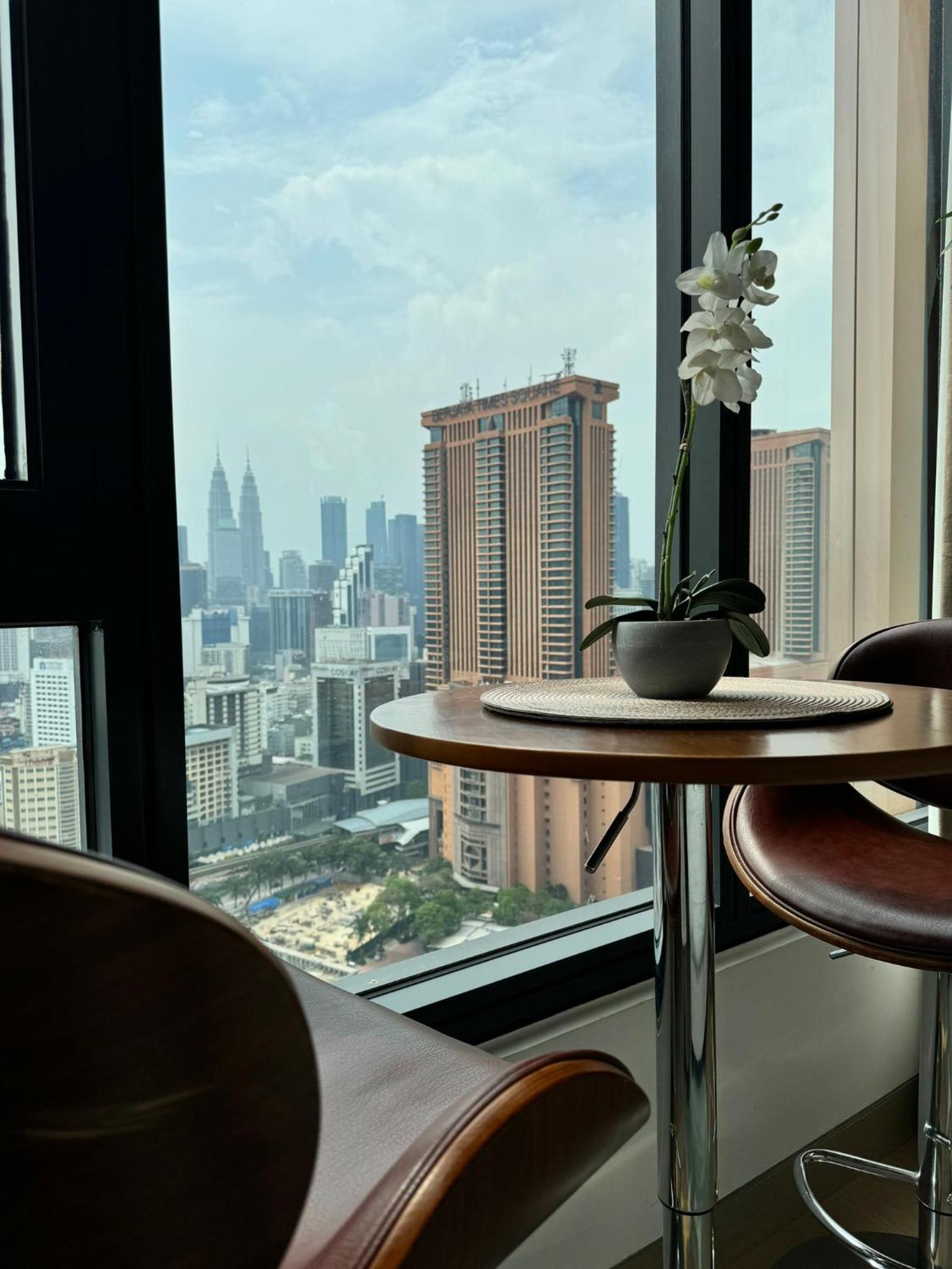 Lotus Palm Residences KLCC View with Infinity Pool