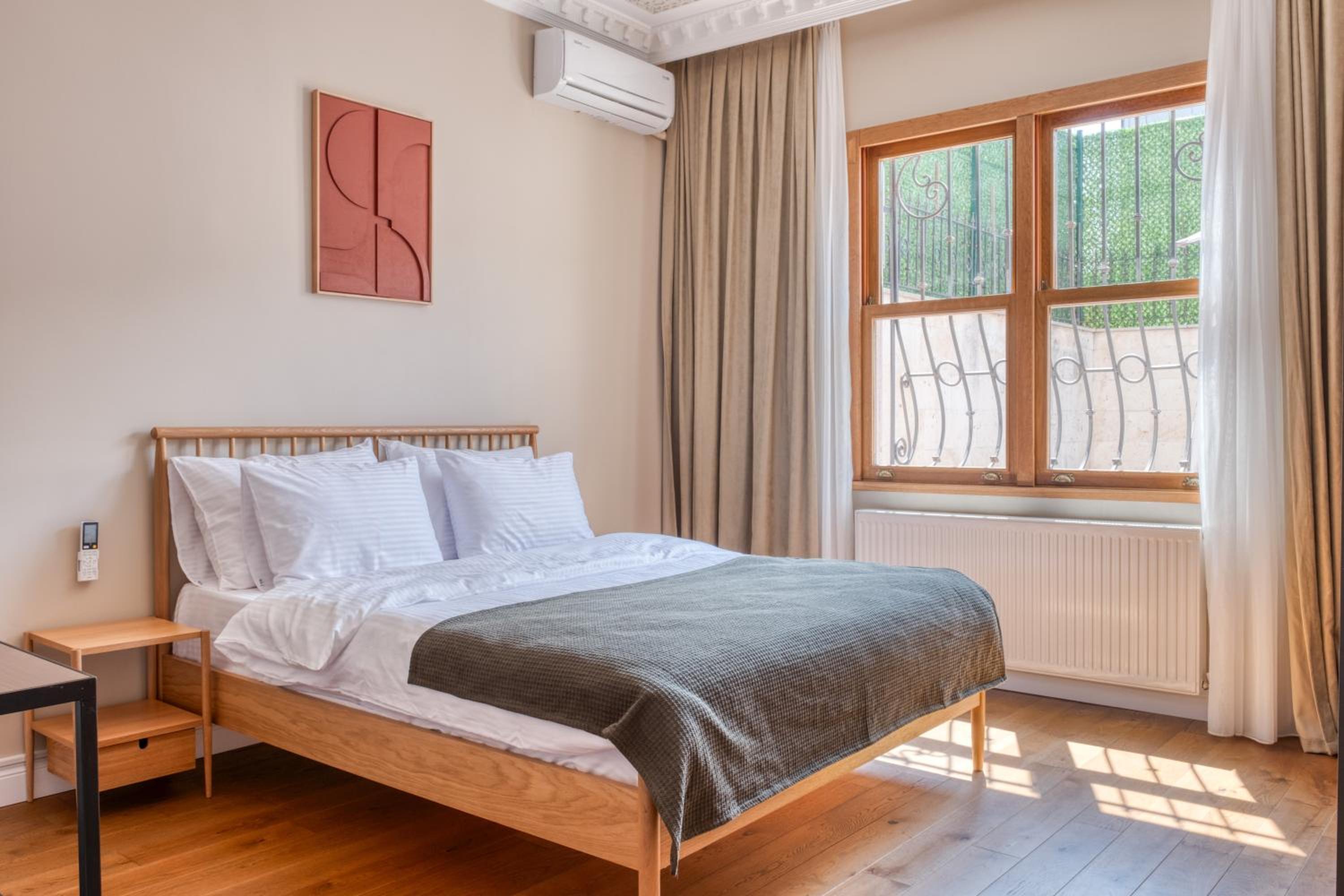 Stylish Apt In Old Town Fatih Istanbul