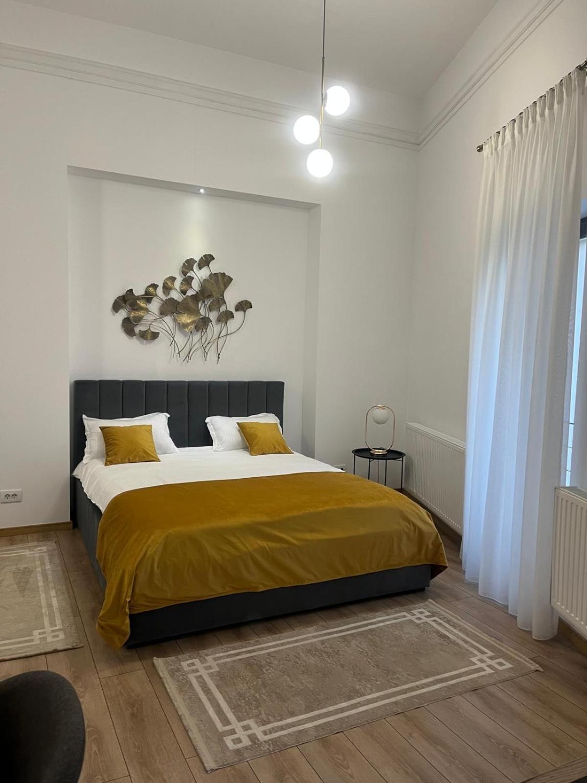 Aris Ultracentral&Cozy Studios PIATA UNIRII view 4