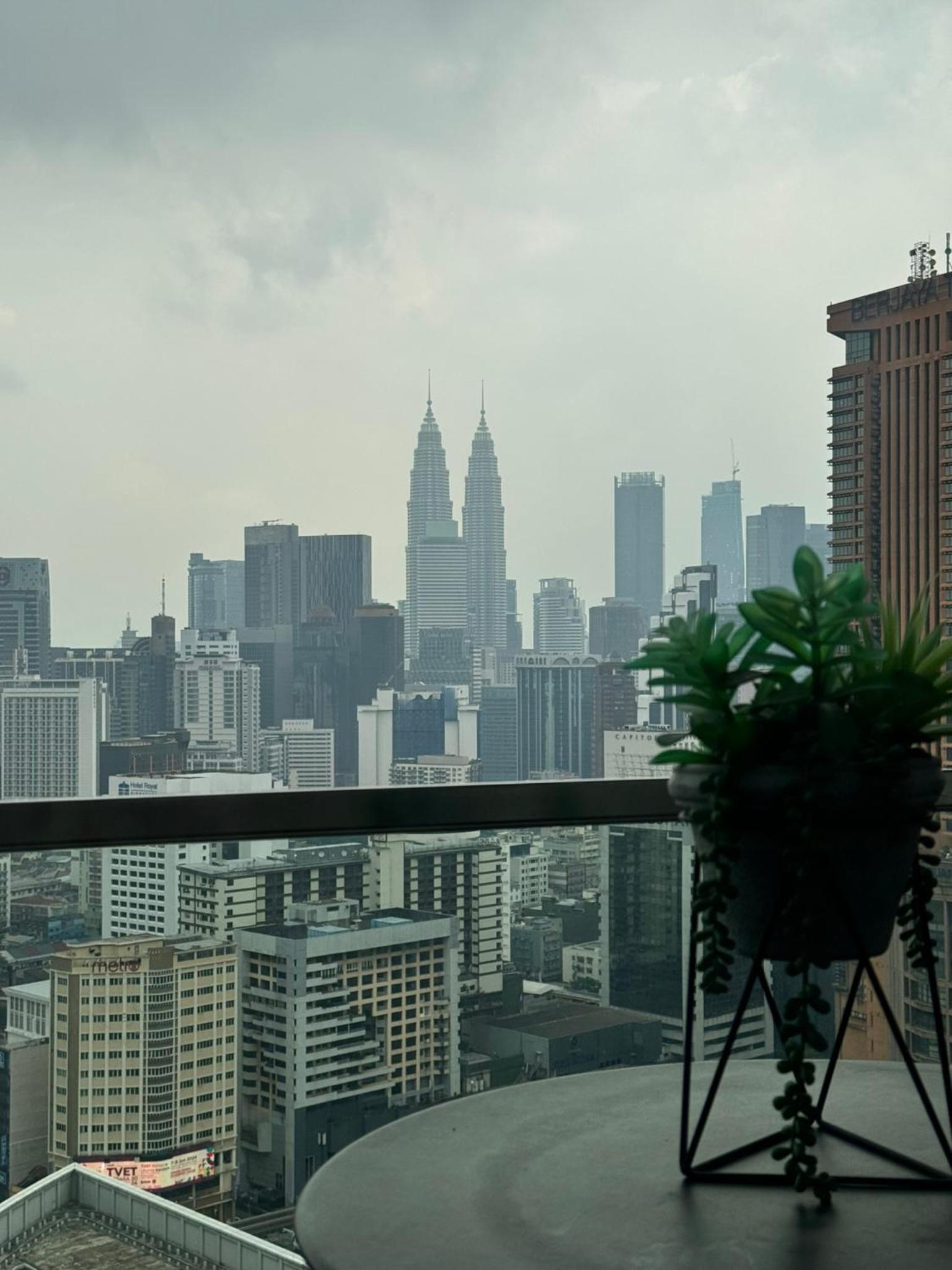 Lotus Palm Residences KLCC View with Infinity Pool