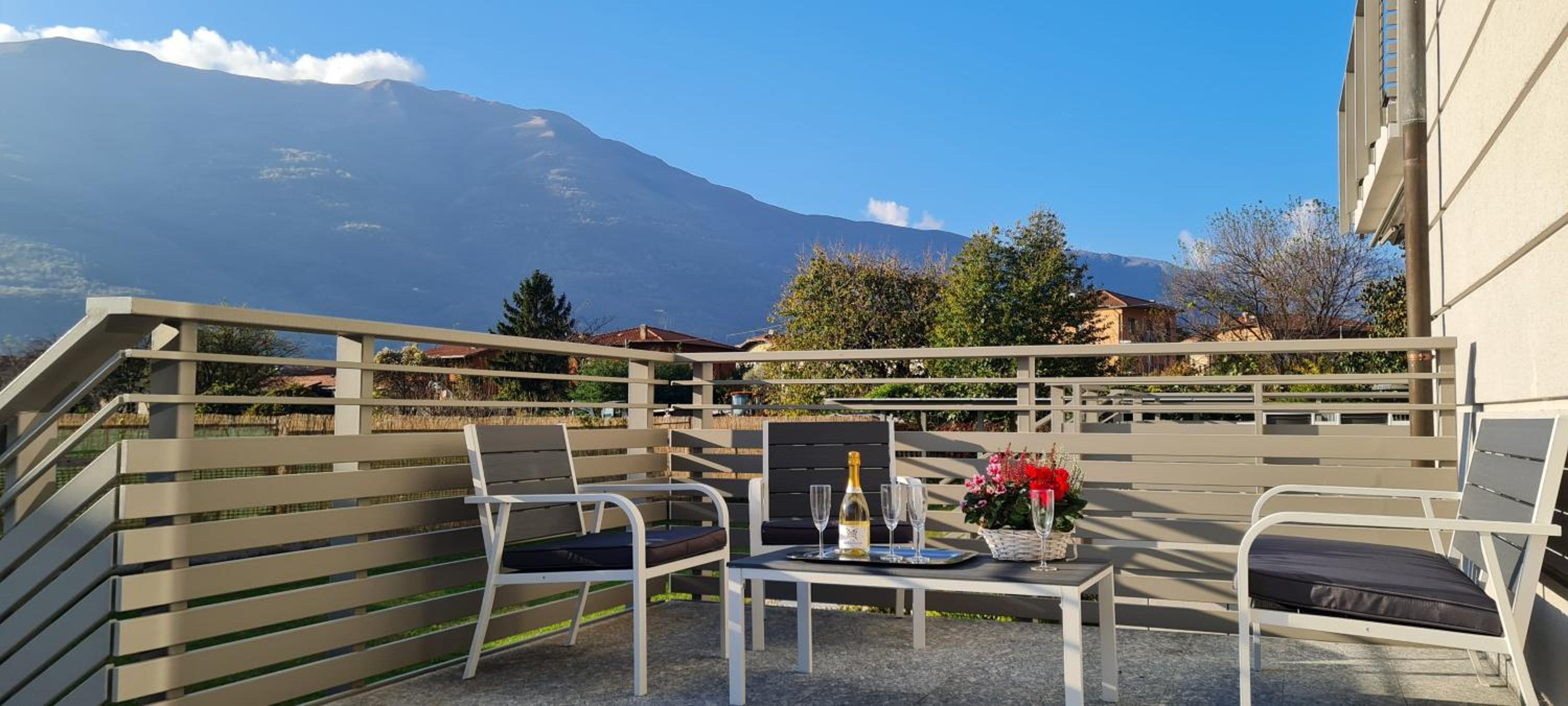Villa Sunrise - Luxury property with pool & large private garden, few steps from the beach, ideal for families and people with mobility issues view 2