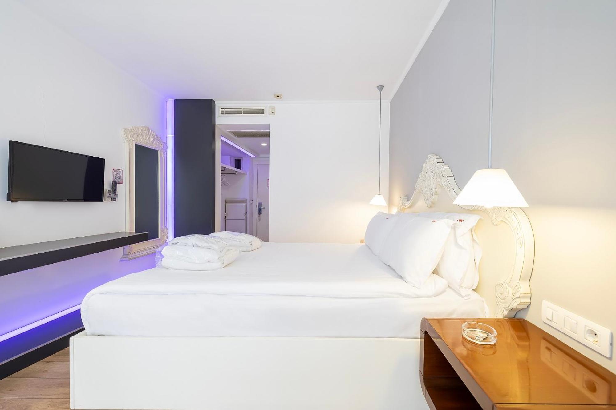 Hotel Beyond