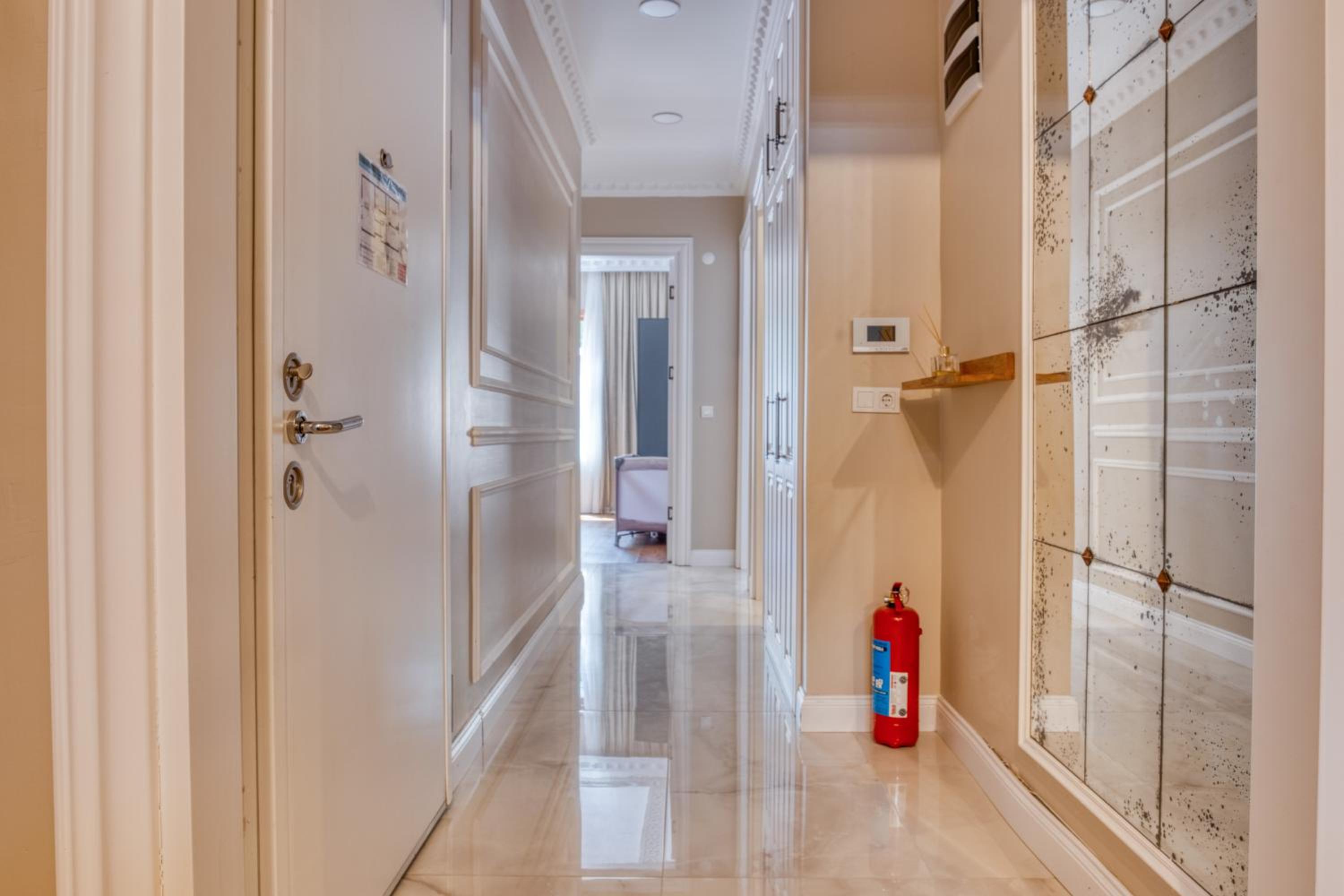 Stylish Apt In Old Town Fatih Istanbul