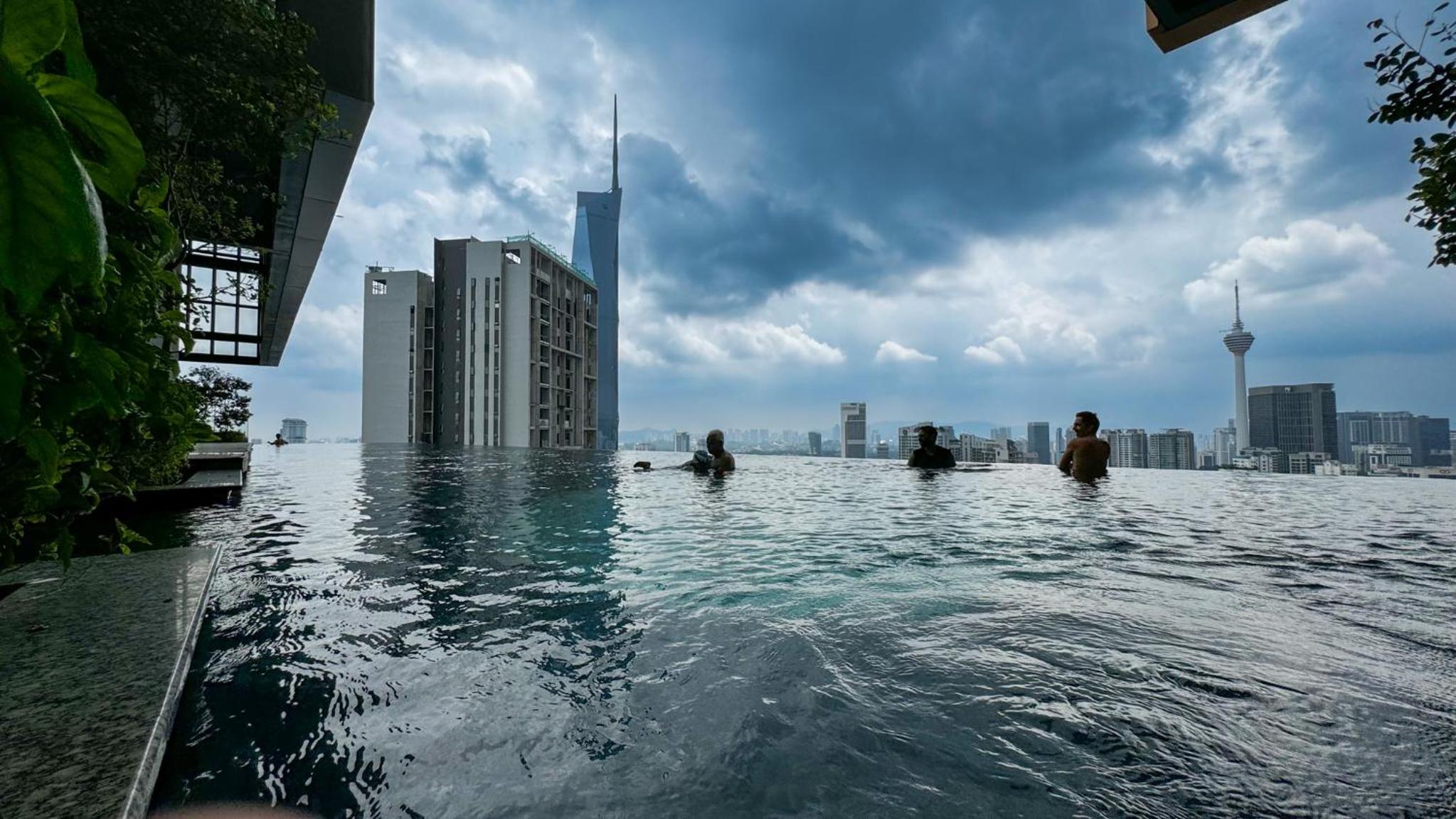 Lotus Palm Residences KLCC View with Infinity Pool