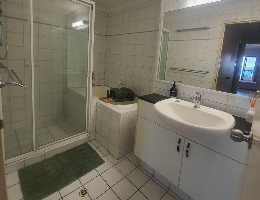 1 bedroom Harbour view apartment Darwin CBD