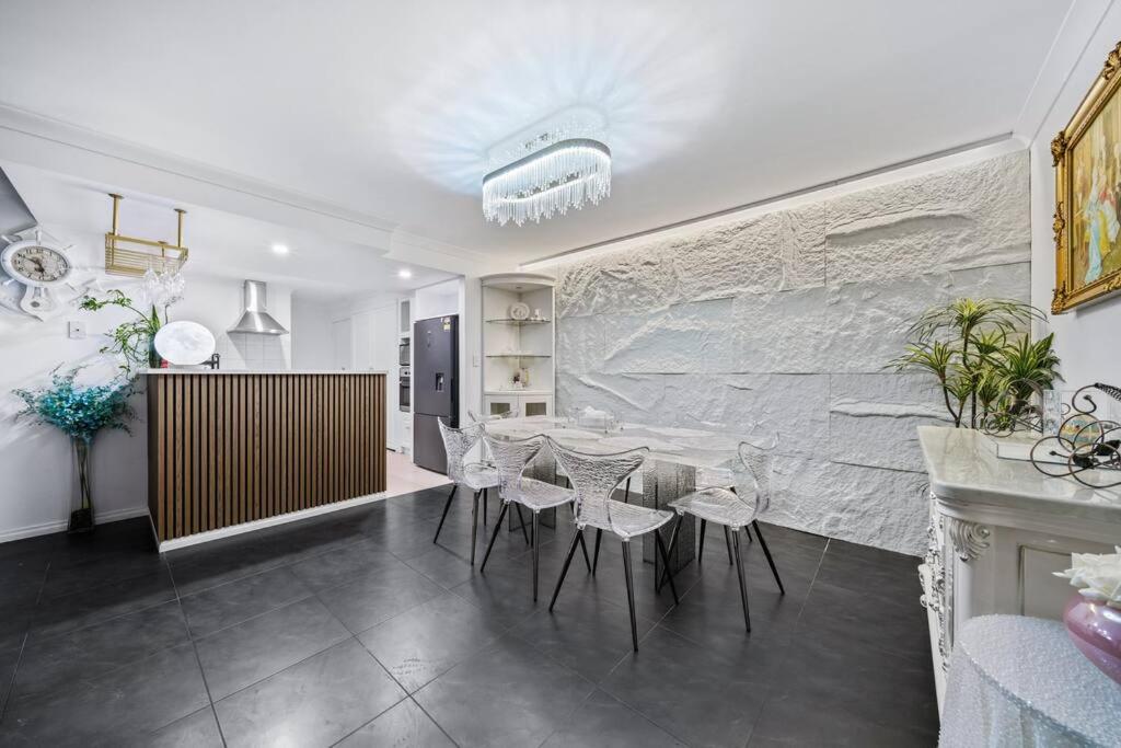 Equitice Winter Moonlight Villa